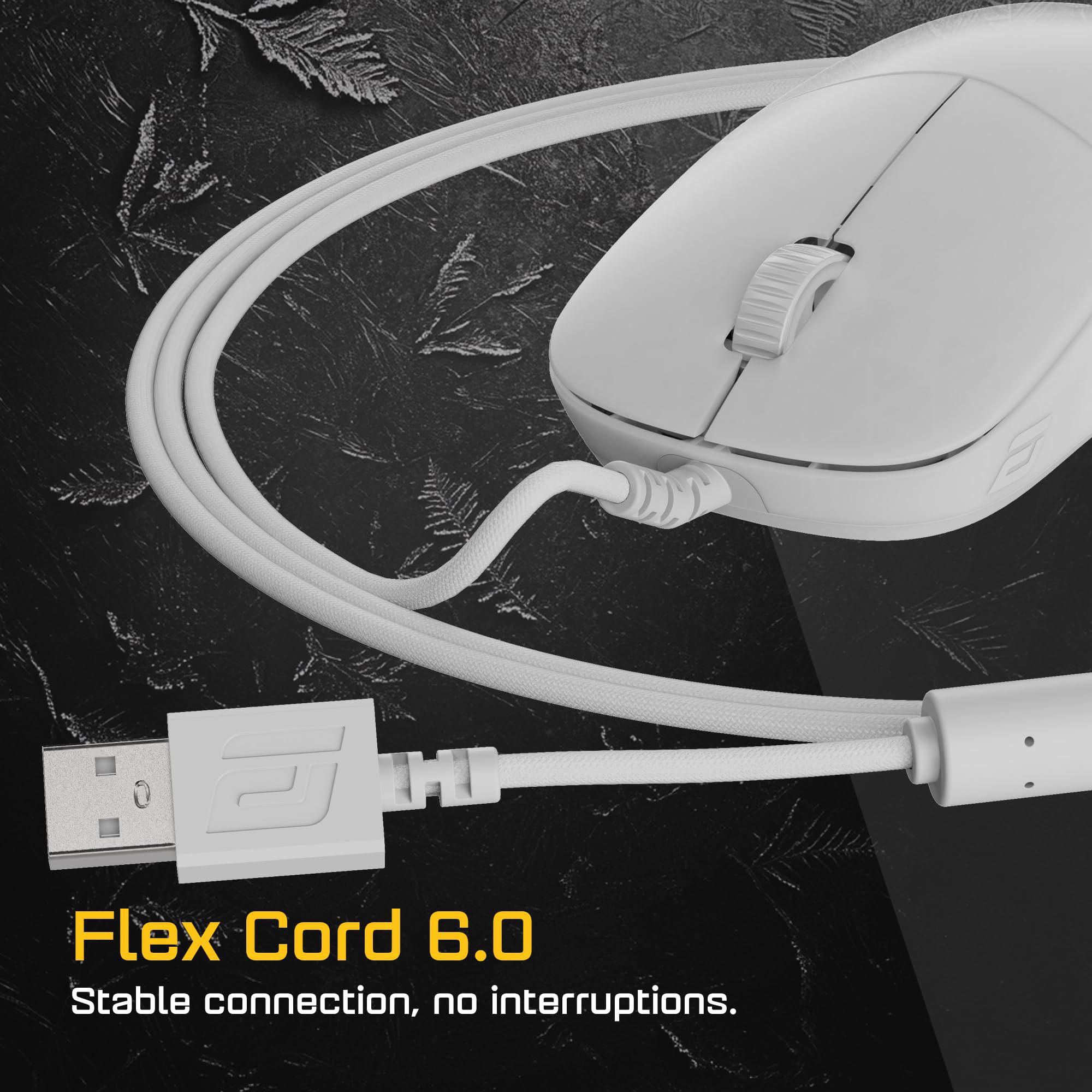 Weiße Gaming-Maus mit geflochtenem Kabel und USB-Anschluss auf strukturierter schwarzer Oberfläche. Text: Flex Cord 6.0.