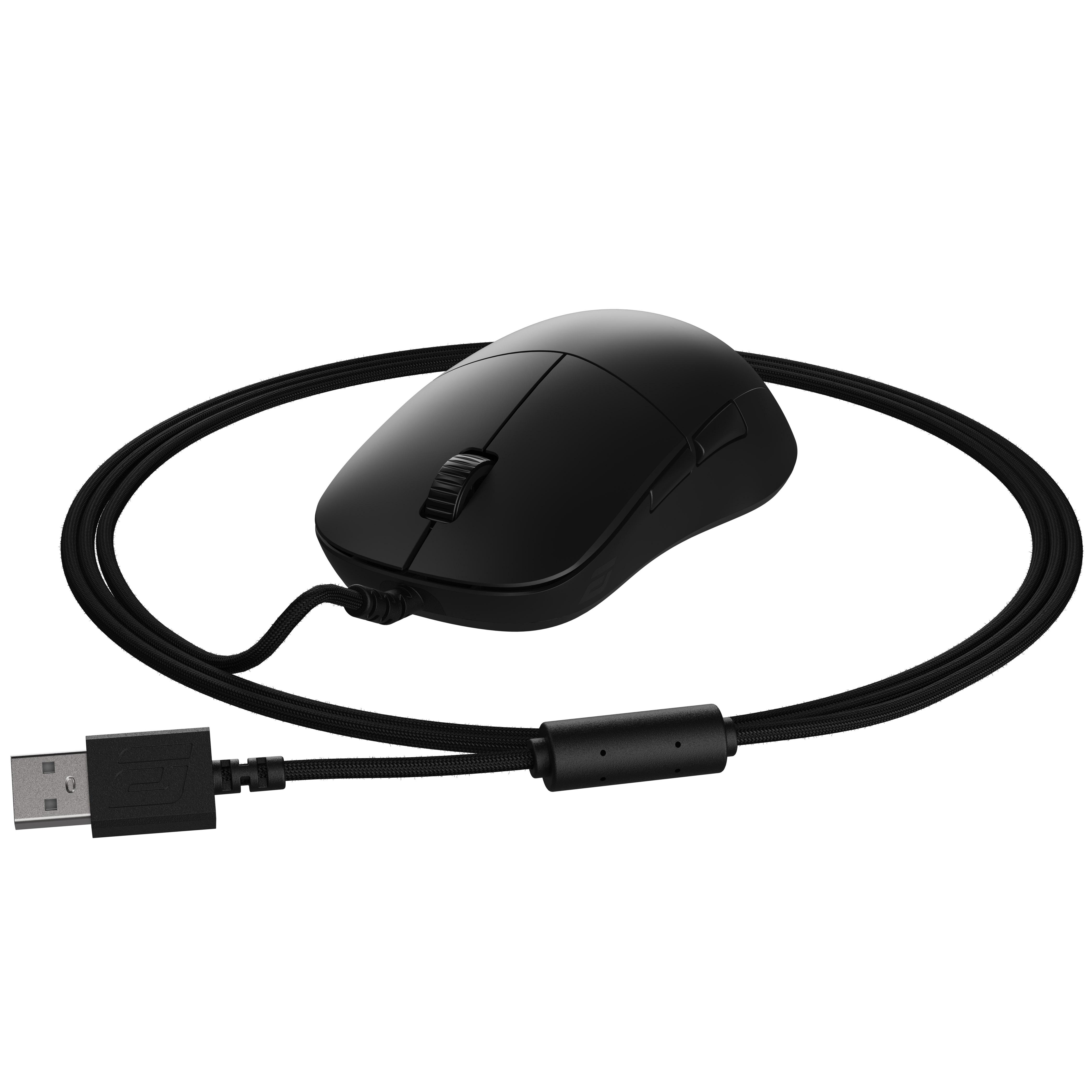 Schwarze Computermaus mit schwarzem geflochtenem Kabel und USB-Anschluss auf weißem Hintergrund.