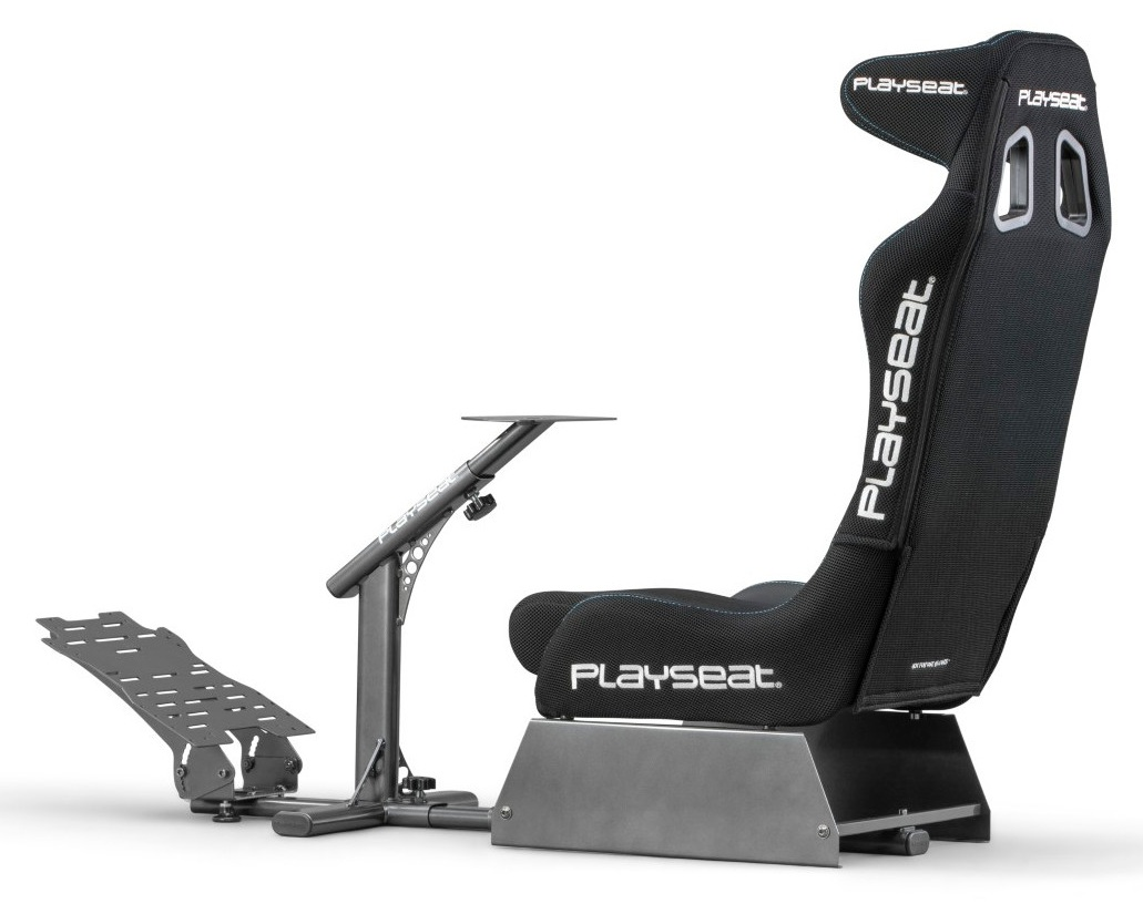 Czarny symulator wyścigów Playseat z siedziskiem, podstawą i platformą pedałów. Logo Playseat jest widoczne na siedzeniu.