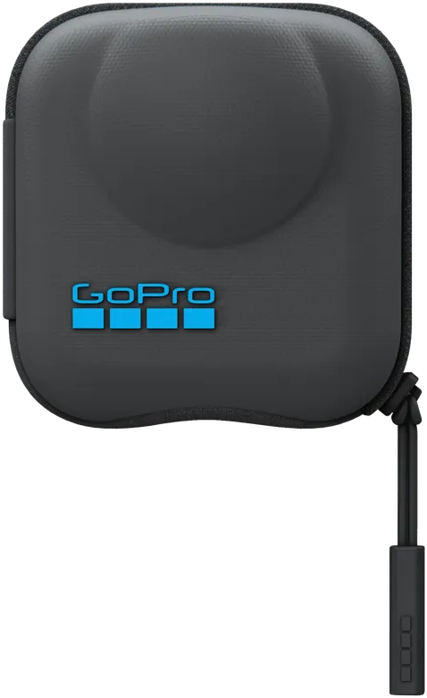 Eine schwarze GoPro-Hülle mit blauem Logo. Es hat einen Griff. Der Hintergrund ist schwarz.
