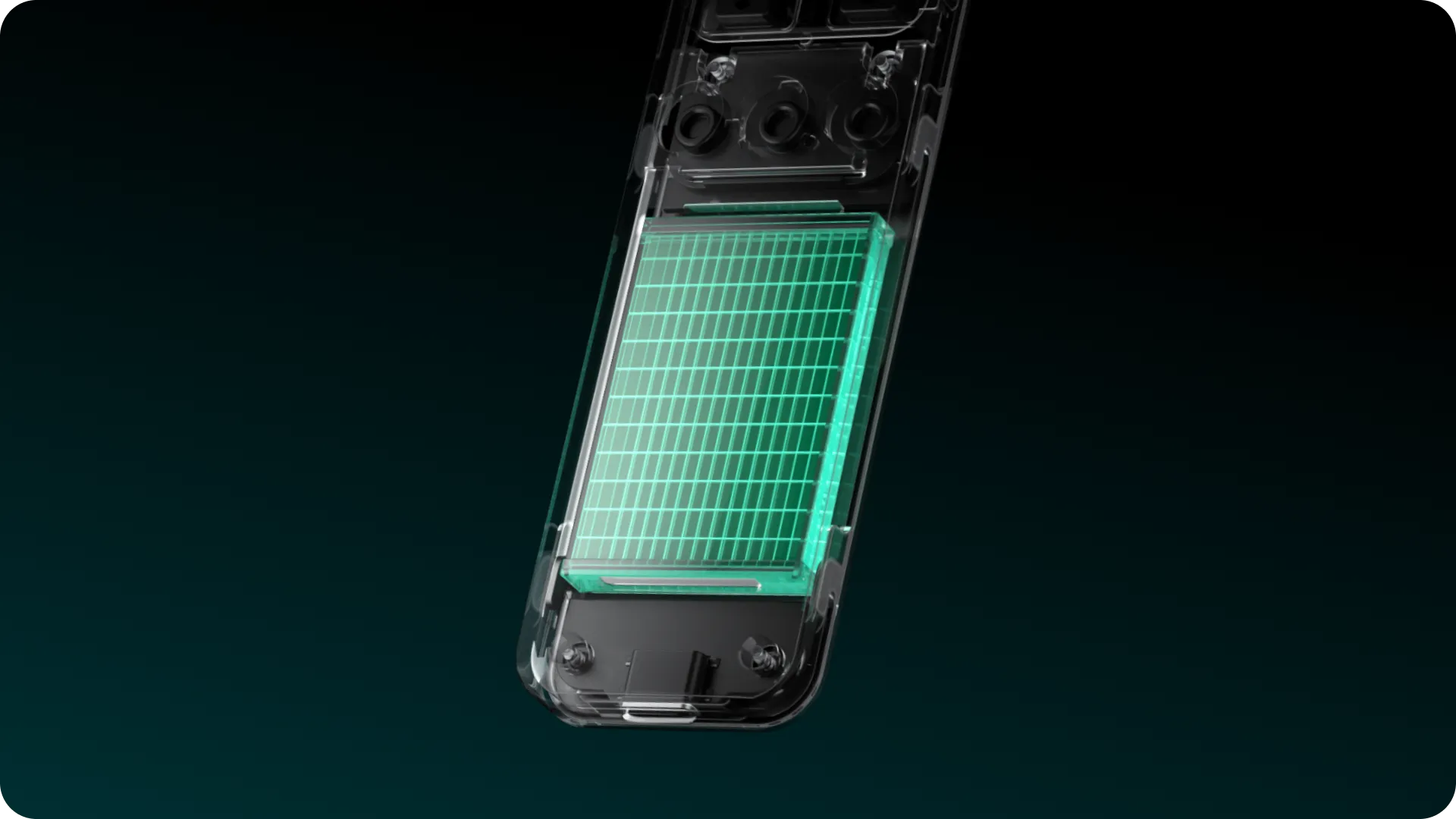Ein transparentes Telefonmodell zeigt seine inneren Komponenten. Eine grüne Gitterbatterie ist im Inneren. Dunkler Hintergrund.