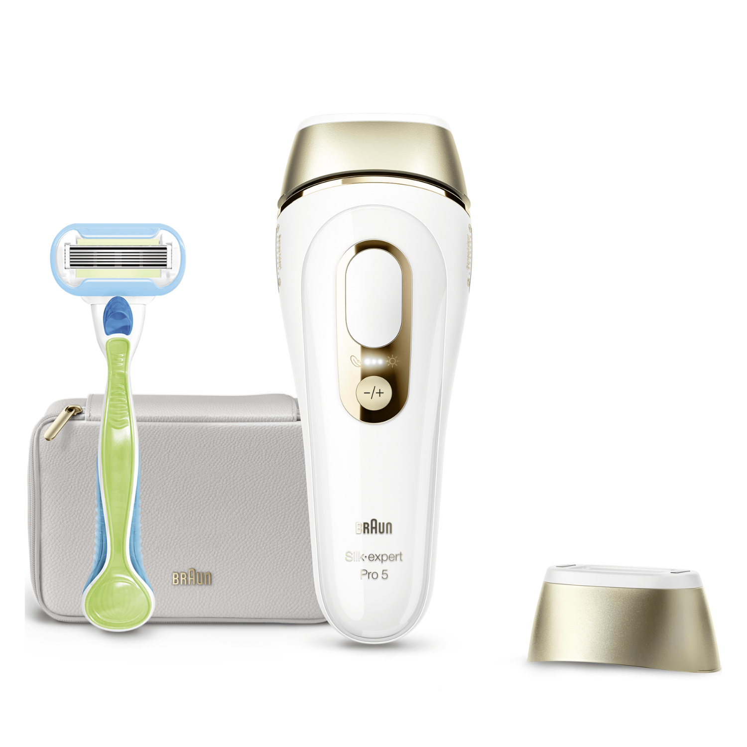 Un Braun Silk-expert Pro 5 blanco y dorado, una maquinilla de afeitar, un estuche gris y una base de carga dorada sobre fondo blanco.