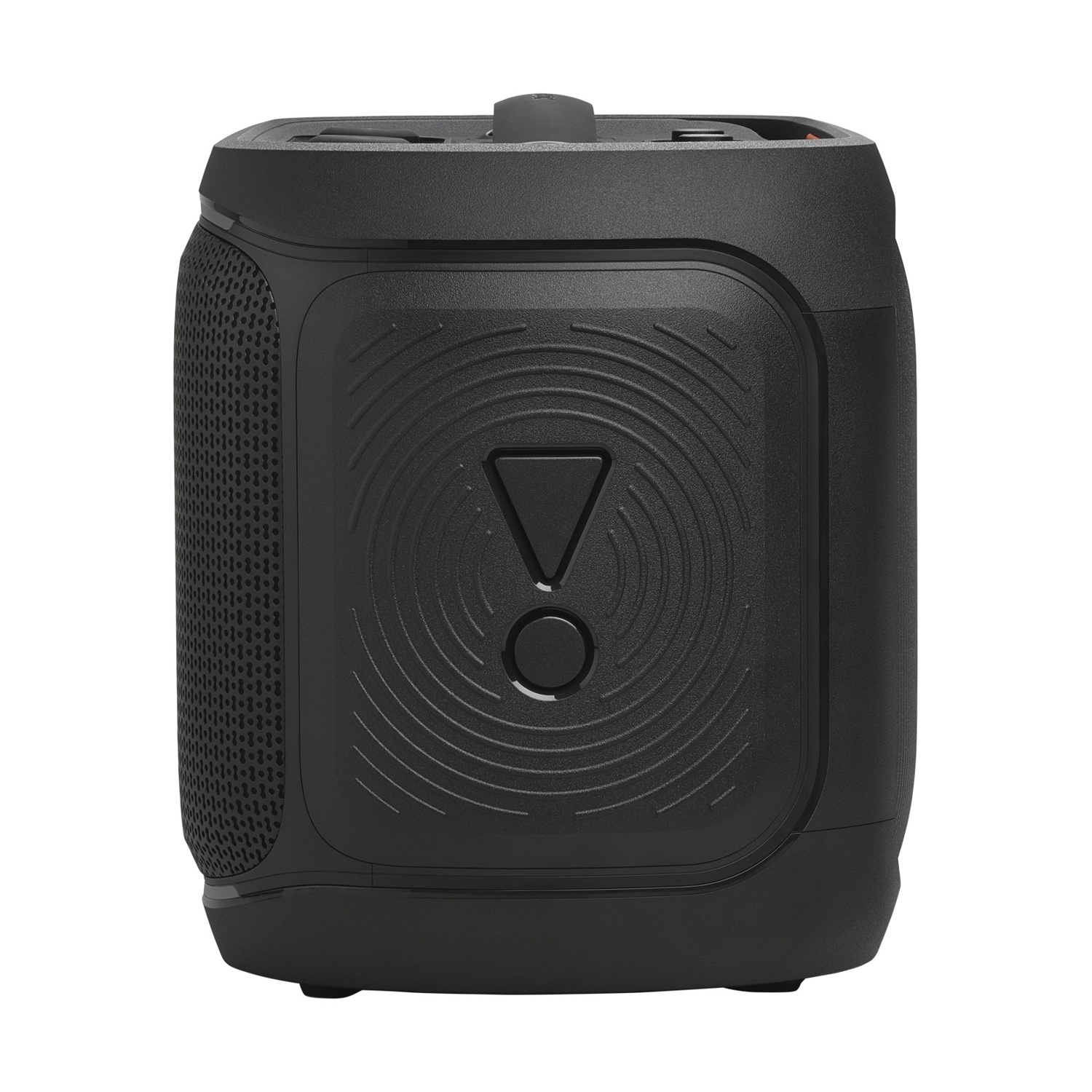 Un altoparlante portatile nero con il logo JBL. Ha una superficie strutturata e una griglia per l'altoparlante, con un pulsante di accensione.