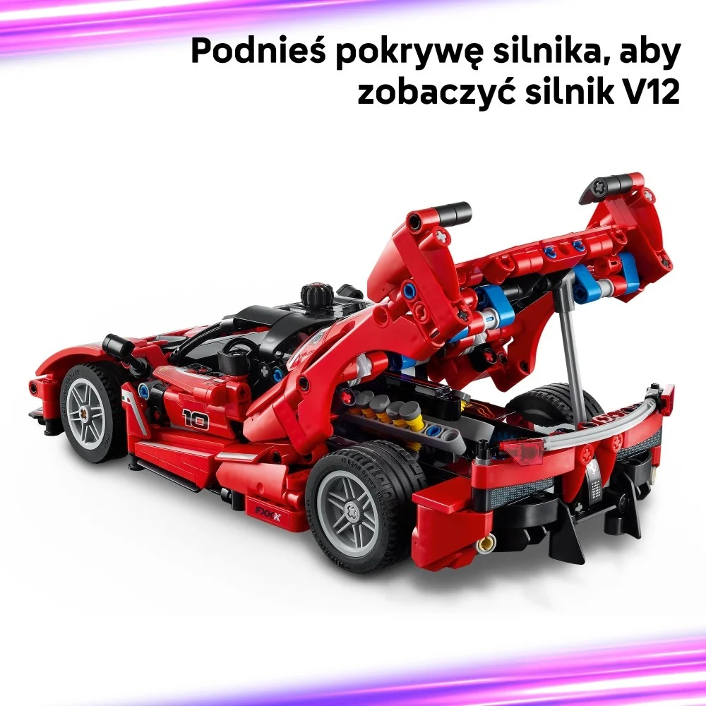 Czerwony zabawkowy samochód z podniesioną pokrywą silnika. Samochód jest na białym tle. Silnik jest widoczny.