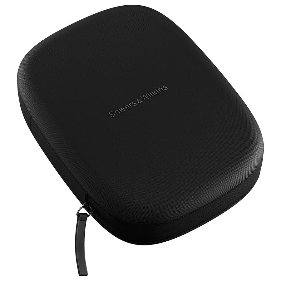 Egy fekete Bowers & Wilkins fejhallgató tok. Ovális, cipzárral és kis fogantyúval. A márkanév látható a tokon.