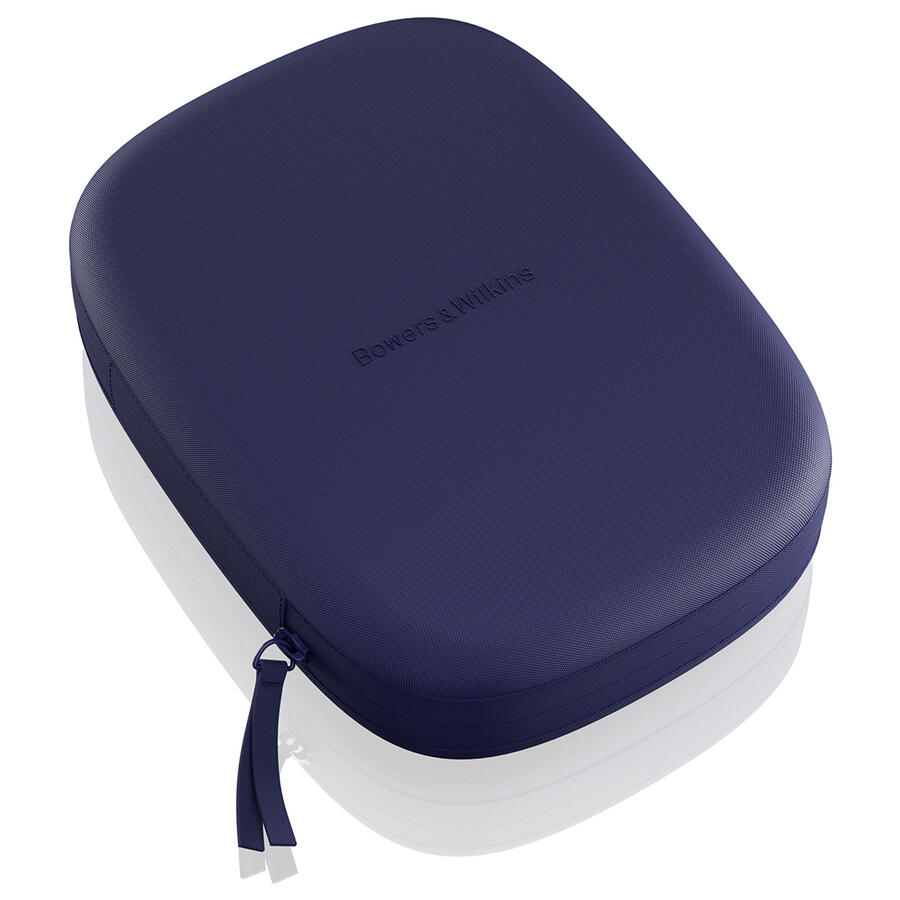 Egy sötétkék, ovális fejhallgató tok, cipzárral és a 'Bowers & Wilkins' logóval.