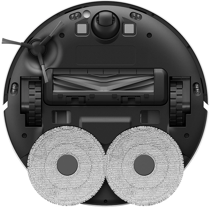 Unteransicht eines Roboter-Staubsaugers. Merkmale sind Räder, Bürsten, eine Walzenbürste und zwei kreisförmige Reinigungspads. Schwarz-weißes Design.