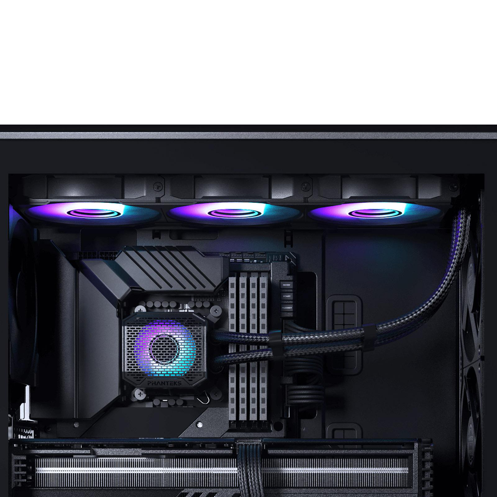 PC-Gehäuse innen mit Lüftern, Kühler und Komponenten, alle mit farbenfroher LED-Beleuchtung. Schwarz und Grau dominieren.