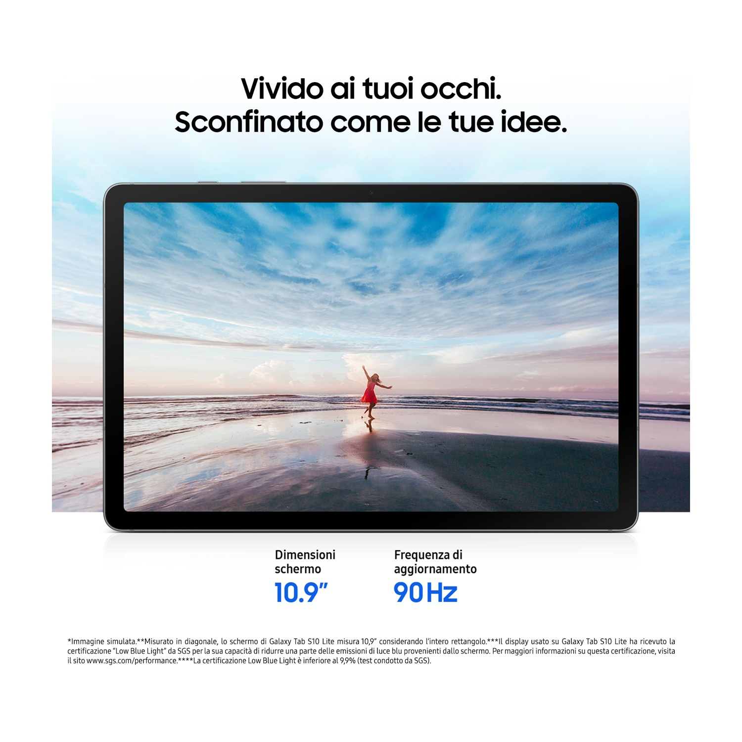 Un tablet mostra una scena di spiaggia con una persona con un vestito rosso. Il testo dice: 'Vivace ai tuoi occhi. Illimitato come le tue idee.'