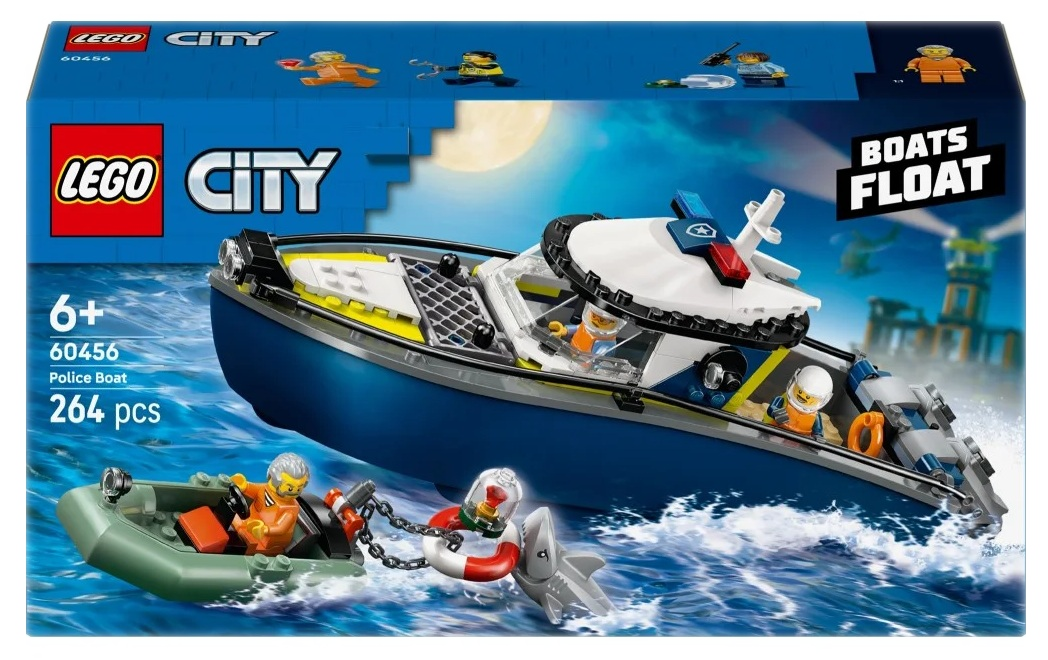 Zestaw Lego City Police Boat z łodzią, minifigurkami i rekinem. Łódź unosi się na wodzie z falami. Z przodu mała łódka.