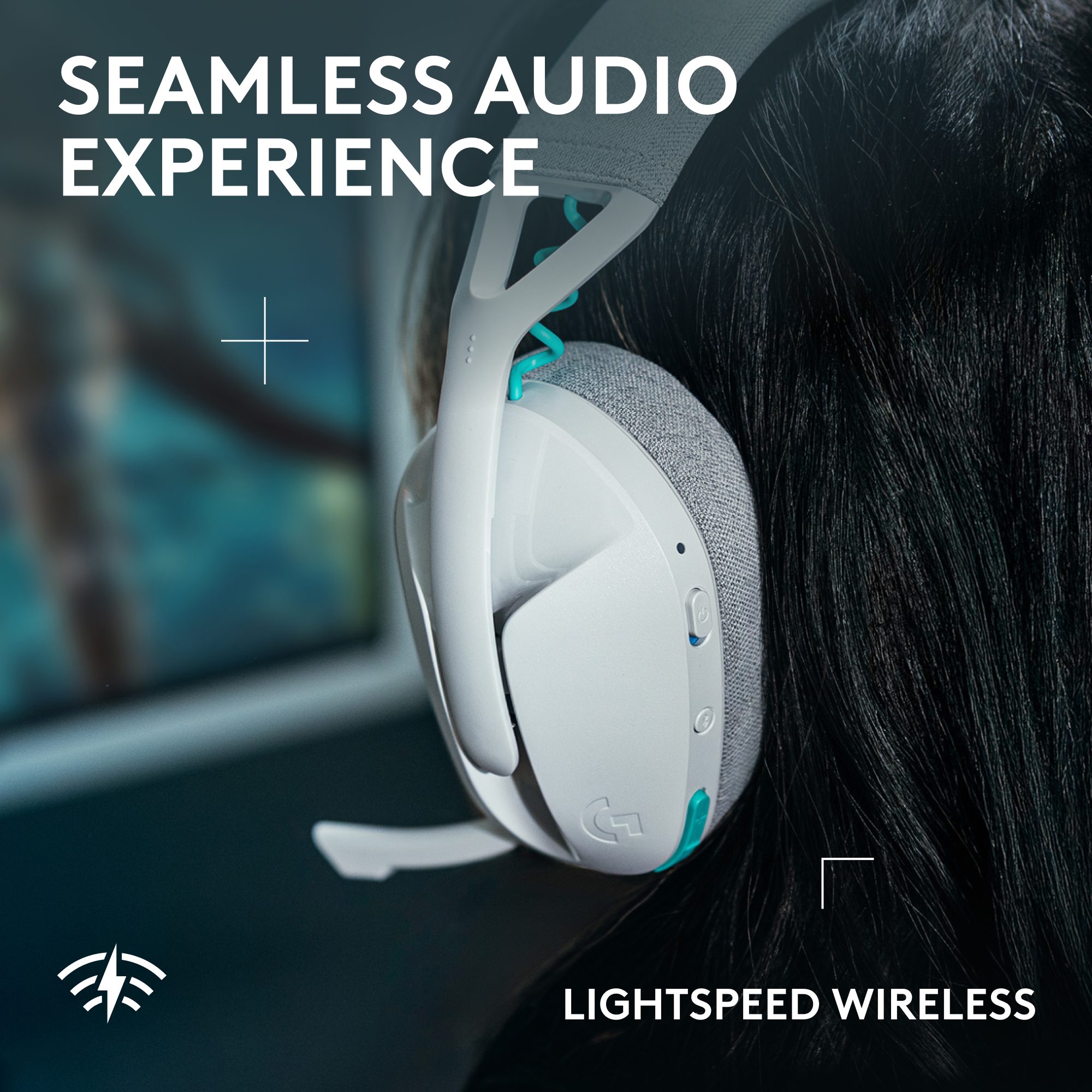 Cuffie sulla testa di una persona. Cuffie bianche e grigie con accenti turchesi. Il testo recita: Esperienza audio senza interruzioni e LIGHTSPEED WIRELESS.