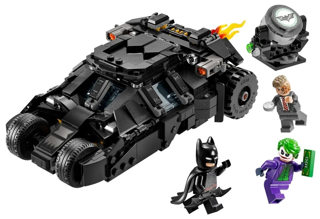 Zestaw Lego z Batmobilem, Batmanem, Jokerem, Two-Face i Bat-Sygnatem. Batmobile jest czarny. Postacie to minifigurki.