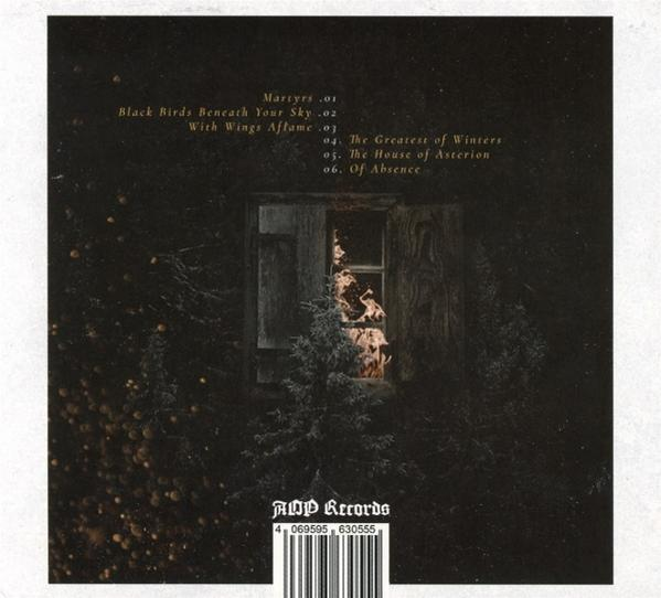 Dunkles Albumcover mit Text, einem Fenster mit Feuer und Bäumen. Der Text listet Songtitel und ein Plattenlabel auf.