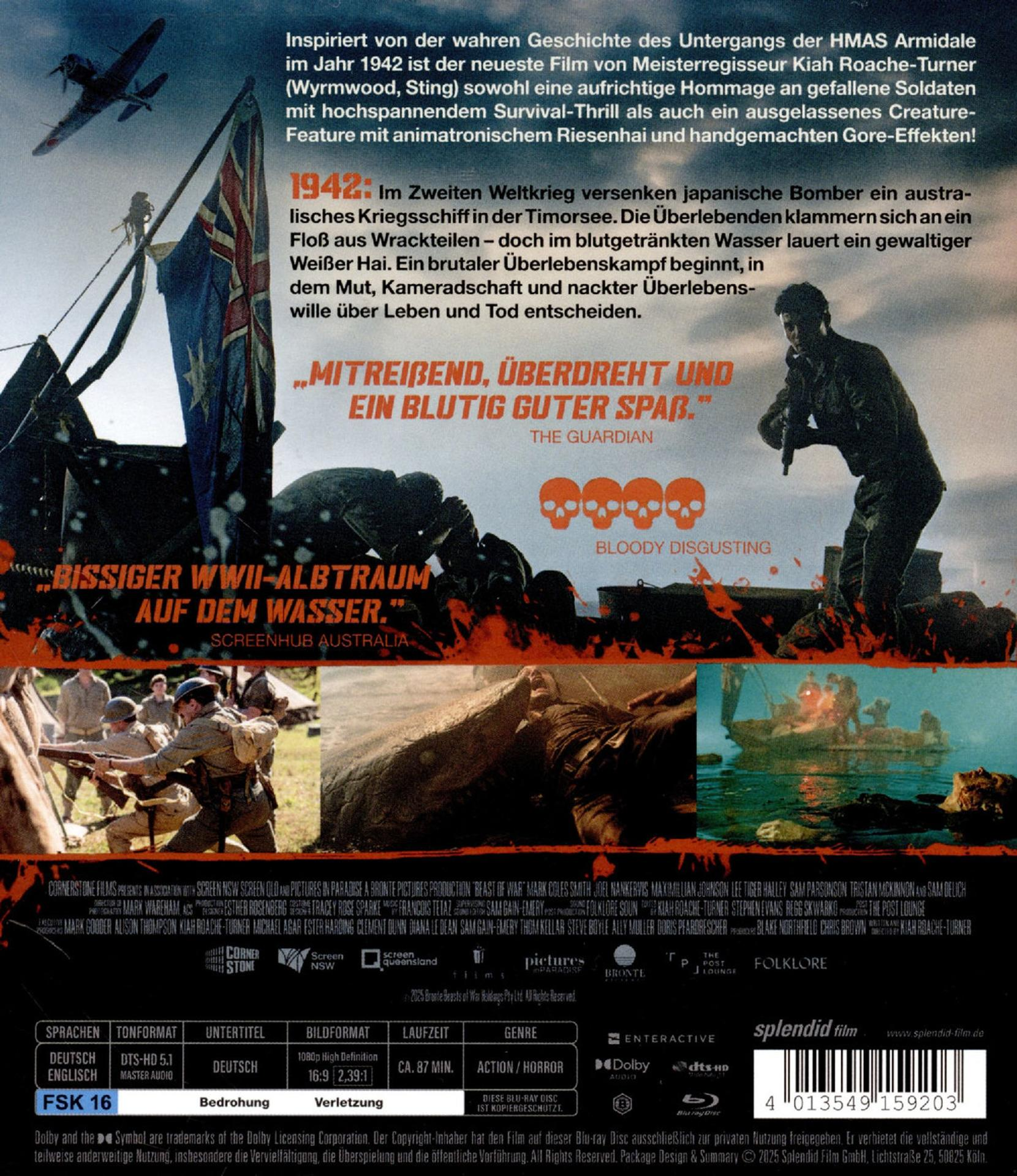 Filmplakat mit einer WWII-Szene. Soldaten, ein sinkendes Schiff und ein Hai sind abgebildet. Text auf Deutsch.