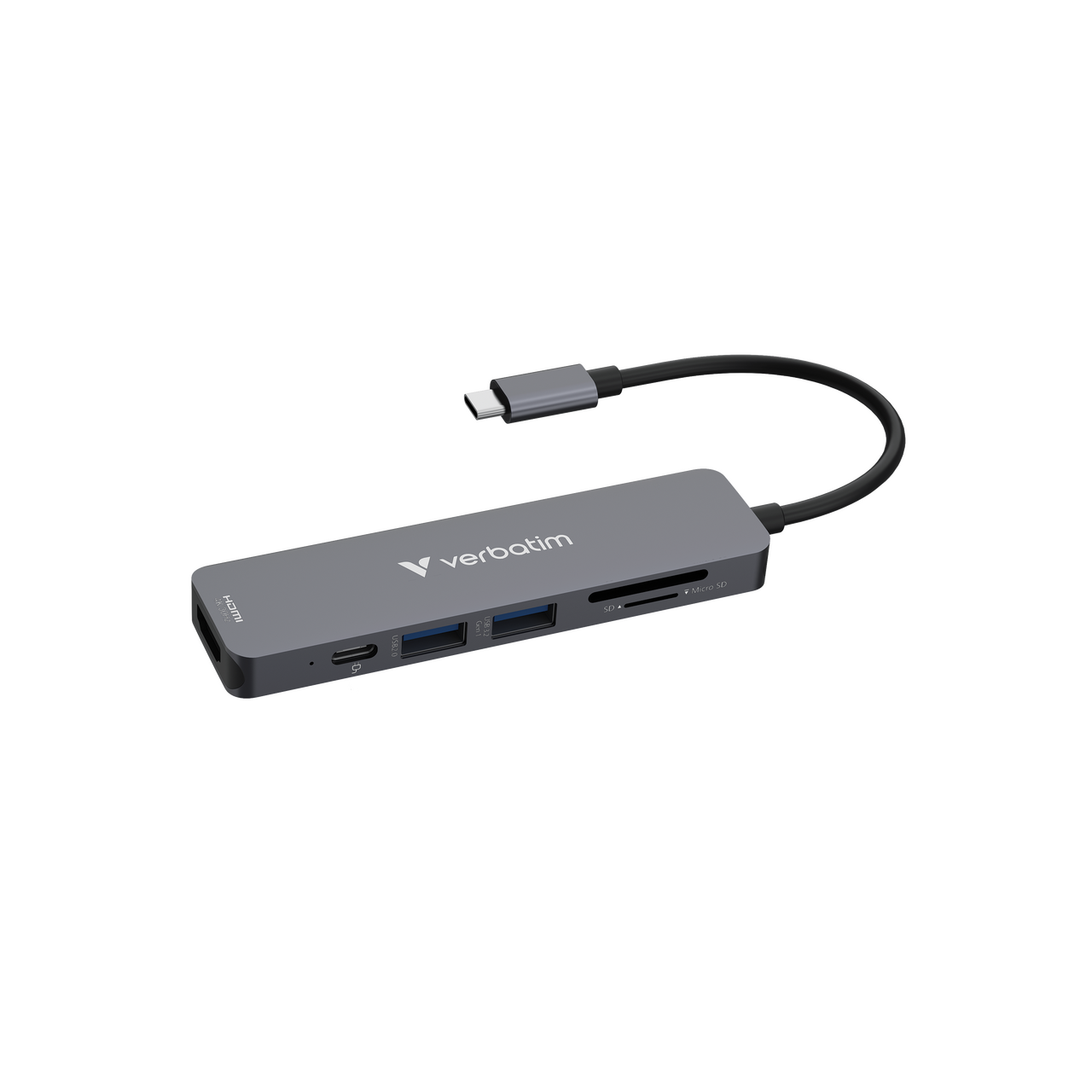 Çoklu bağlantı noktasına sahip gri bir Verbatim USB-C hub, HDMI, USB ve SD kart yuvaları dahil, USB-C kablosuna bağlı. Siyah arka plan.