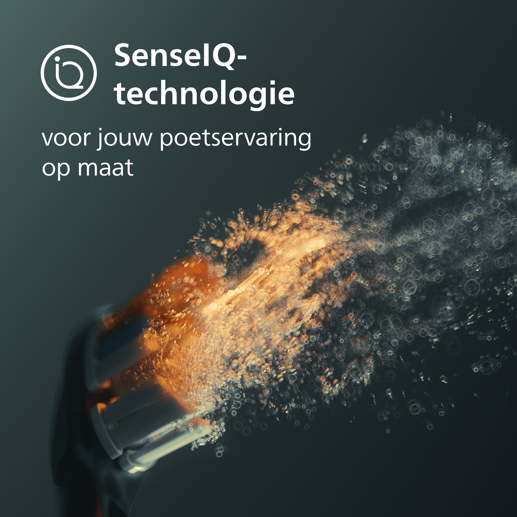Elektrische tandenborstelkop spuit water. Tekst: 'SenselQ-technologie voor jouw poetservaring op maat'.