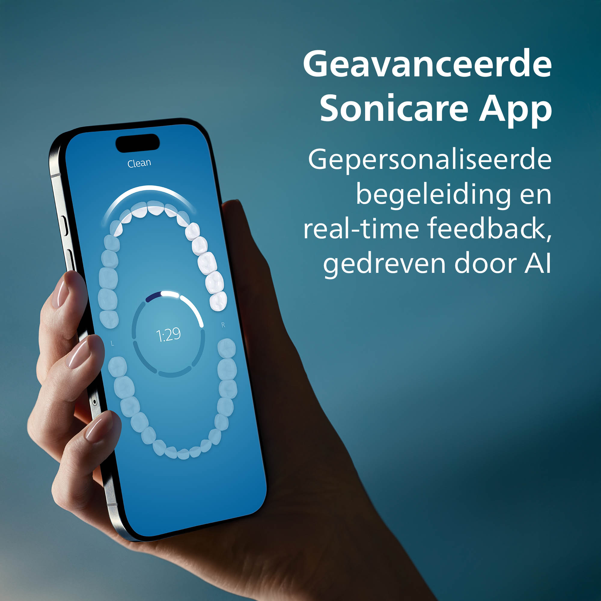 Een hand houdt een telefoon vast met een interface van een tandenpoets-app. Boven staat 'Geavanceerde Sonicare App'.