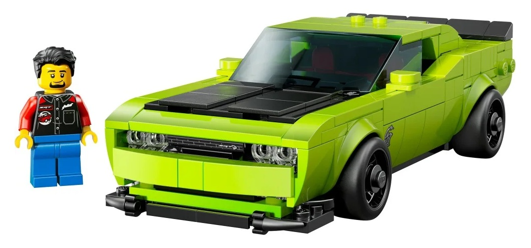 Zestaw Lego zielonego Dodge Challengera z figurką z czarnymi włosami w czerwonej kurtce.