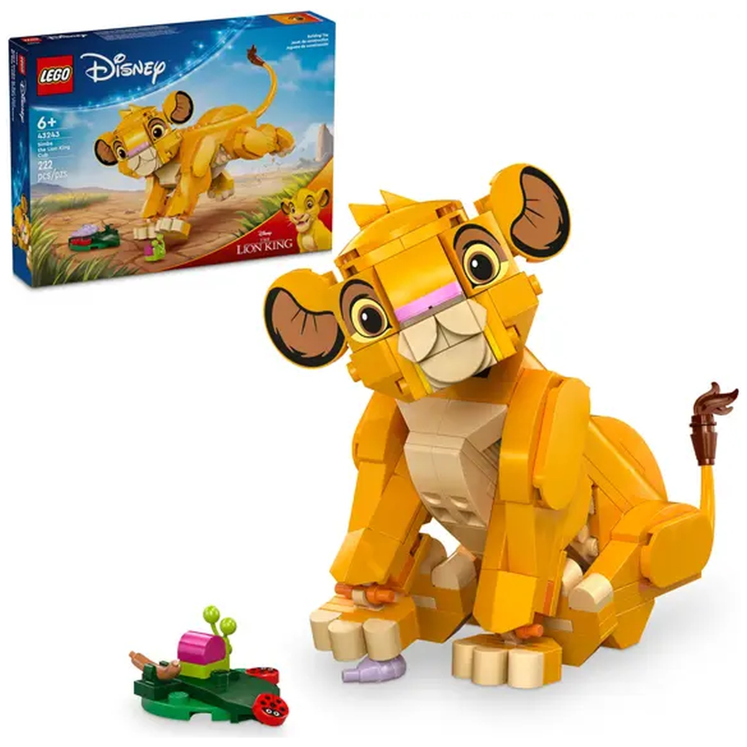Un ensemble Lego de Simba du Roi Lion. Lionceau jaune avec oreilles et queue marron. Une boîte montre le petit en train de courir.