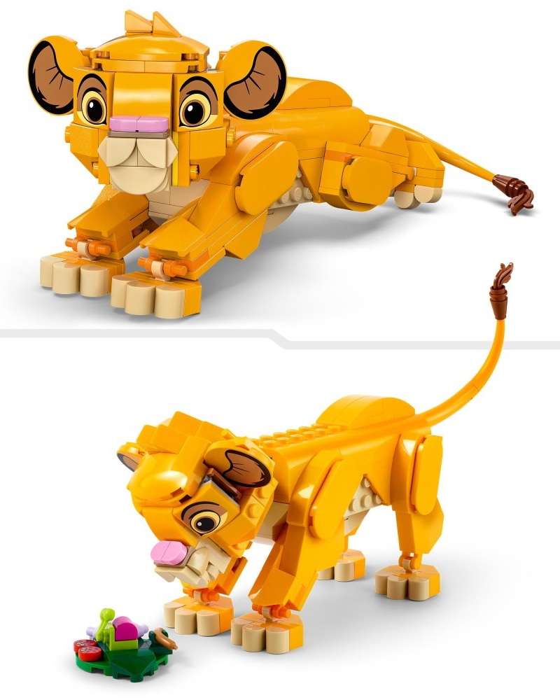 Dwa żółte lwy Lego, inspirowane Królem Lwem. Jeden leży, drugi stoi obok małej zielonej rośliny Lego.