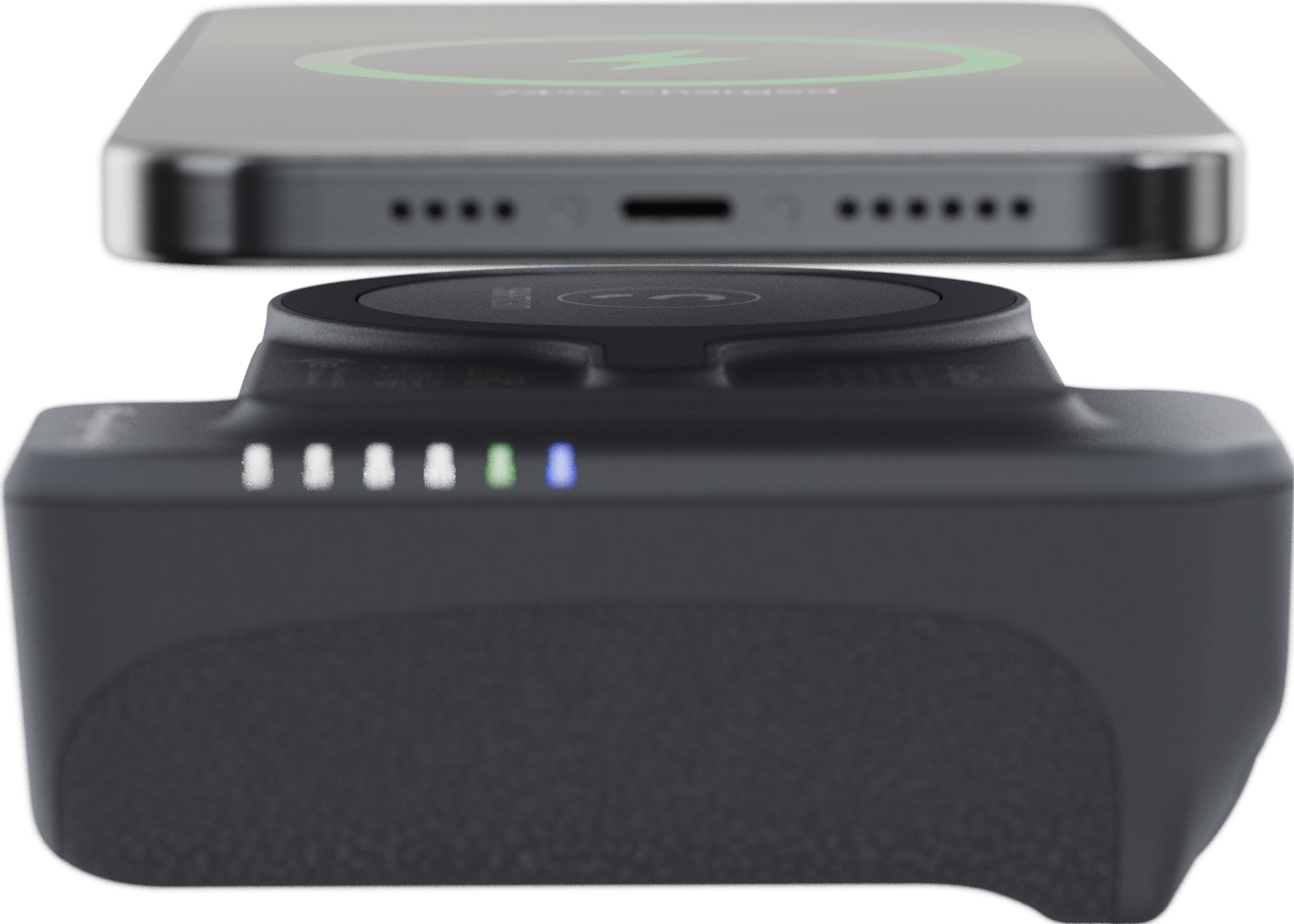 Un telefono si sta caricando in modalità wireless su un pad di ricarica nero, mostrando il 74% di carica. Il pad ha spie.