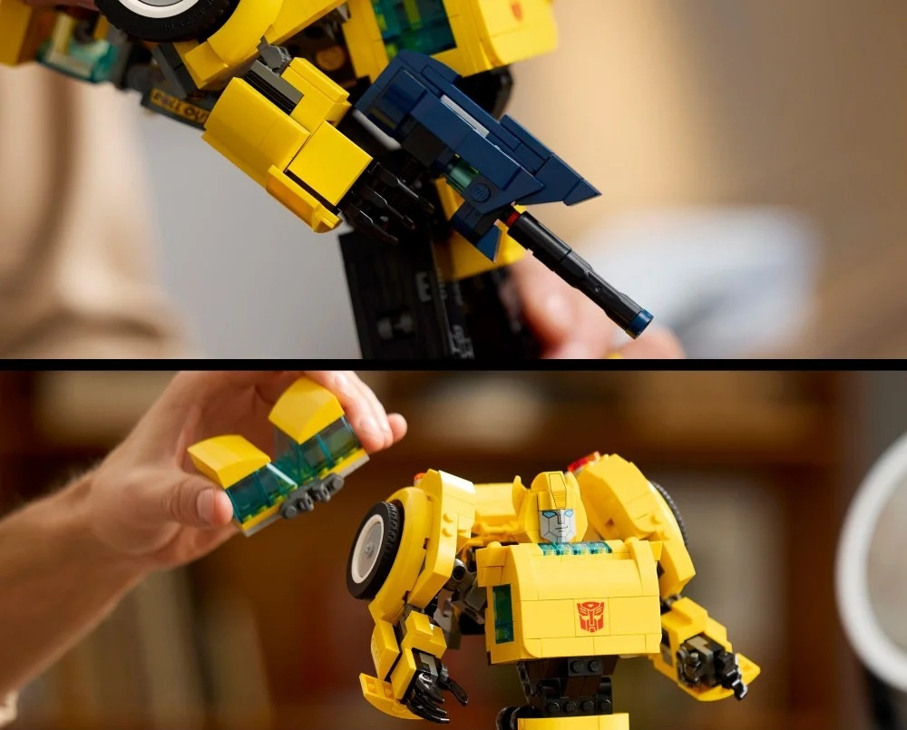 Transformer Lego Bumblebee jest pokazany w dwóch częściach. Jeden trzyma niebieską broń, drugi jest zmontowany. Części są żółte i czarne.