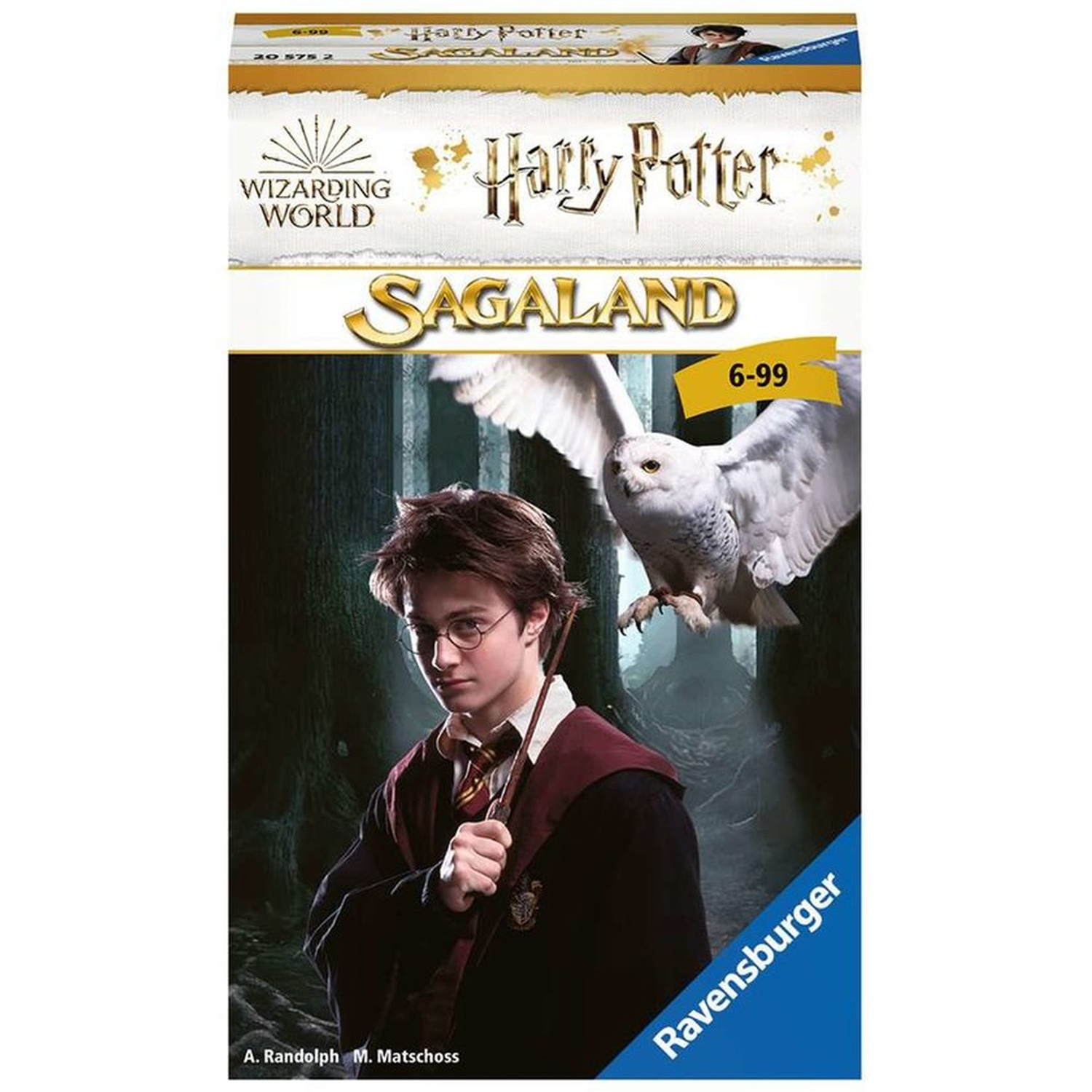 Boîte de jeu Harry Potter. Harry avec des lunettes et une baguette. Hibou blanc aux ailes déployées. Arrière-plan de forêt avec titre 'Sagalaland'.
