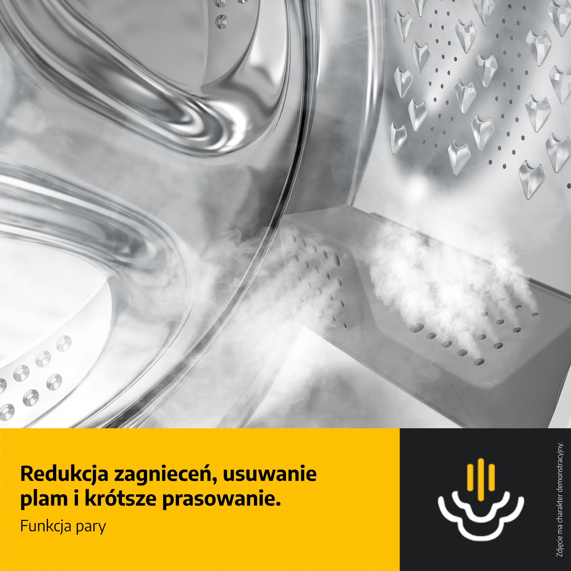 Zbliżenie wnętrza pralki z parą. Obraz pokazuje część bębna z parą.