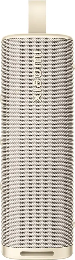 Un altoparlante portatile Xiaomi beige con un design a maglia intrecciata. Ha una maniglia in alto. Il logo Xiaomi è visibile.
