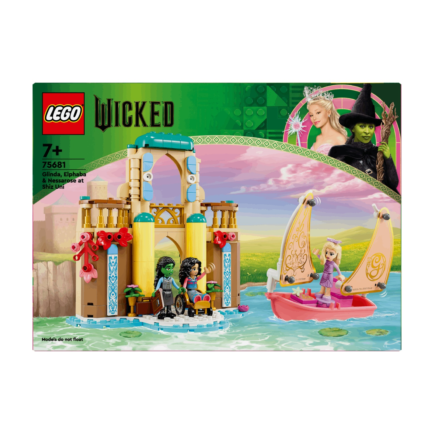 Lego Wicked set. Toont Glinda, Elphaba en Nessarose op Shiz Uni. Een boot drijft op het water, met een kasteel op de achtergrond.
