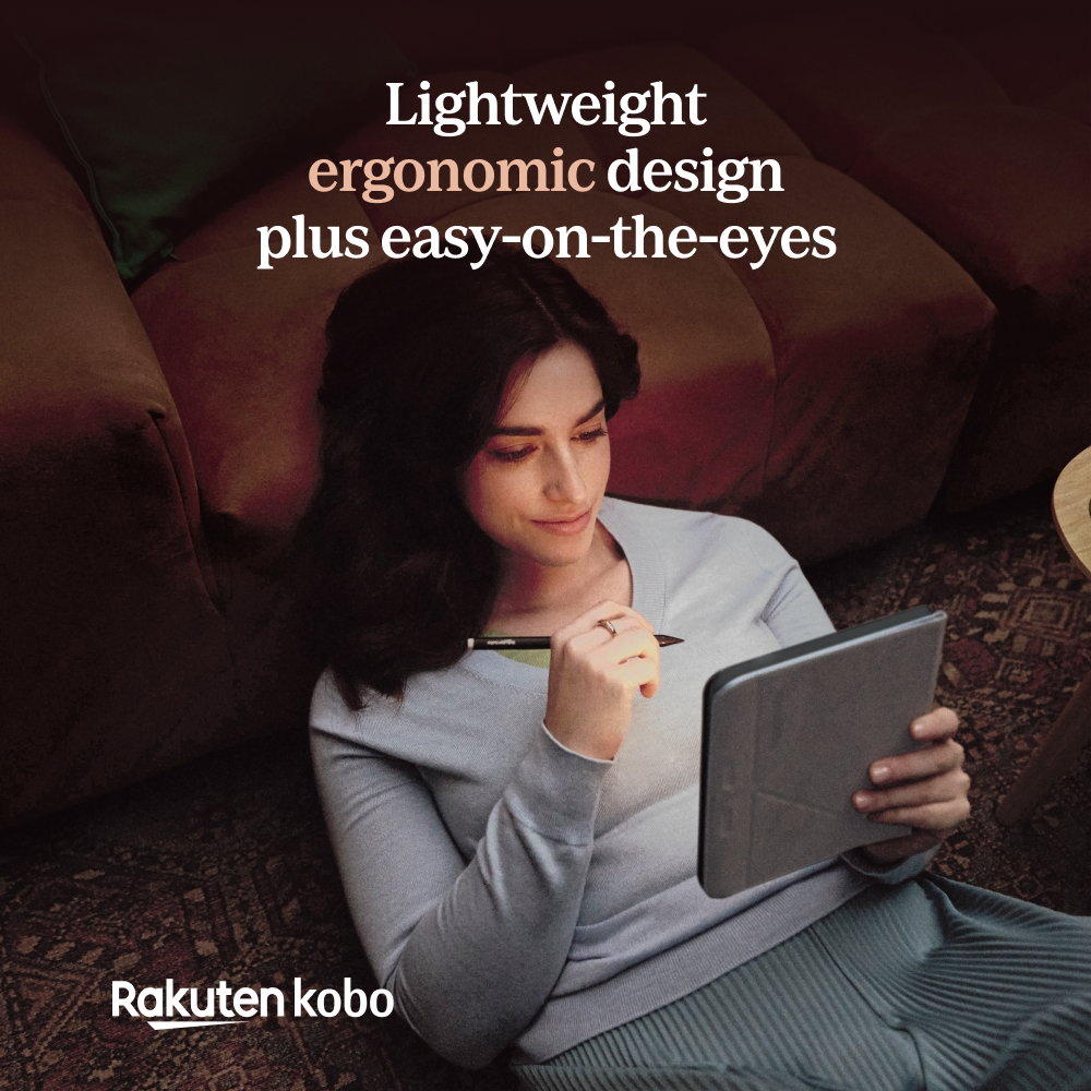 Nő, aki egy tabletet és tollat tart, egy kanapén ülve. Szöveg: Könnyű, ergonomikus kialakítás és könnyen nézhető. Rakuten kobo logó.