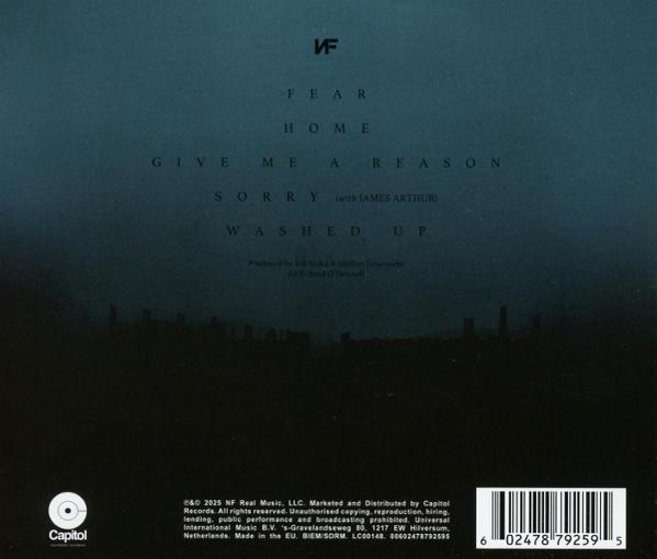 Albumcover mit dunklem Hintergrund, Songtiteln, Künstlernamen und Capitol Records Logo. Enthält einen Barcode.