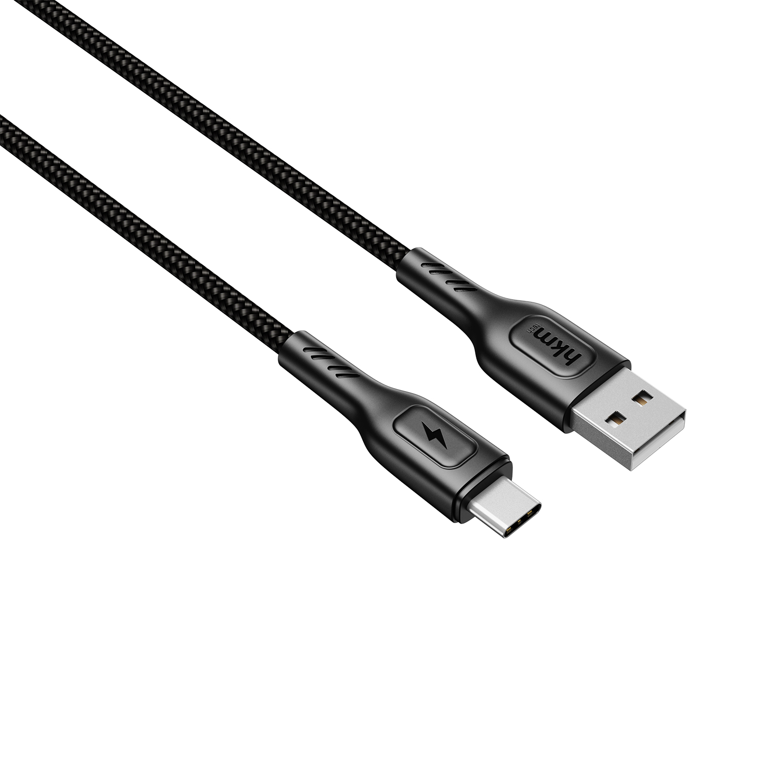 Örgü dokulu siyah USB kablosu. Bir ucu USB-A, diğer ucu USB-C. Beyaz zemin.