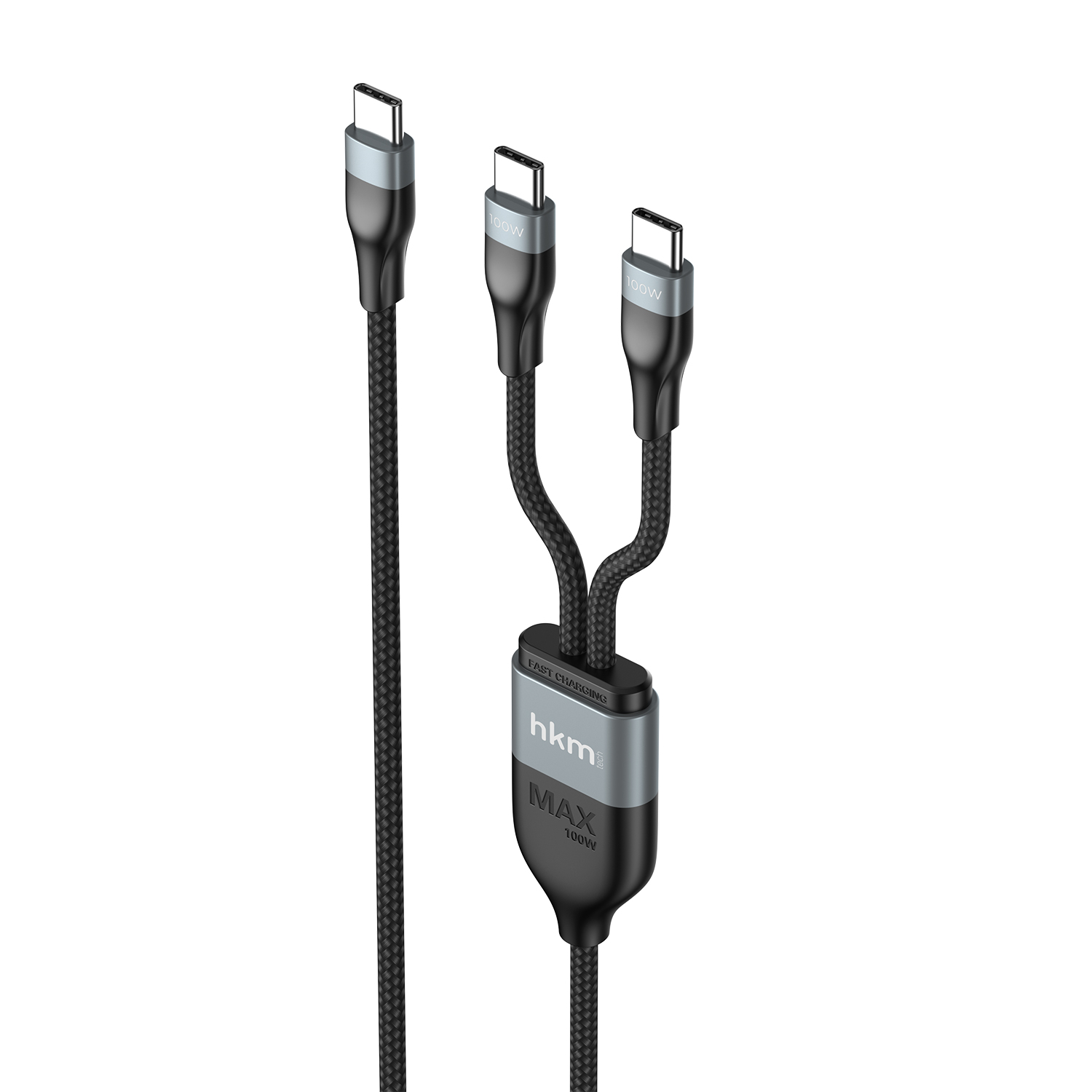 Üç siyah USB-C şarj kablosu. Bir kablo ikiye ayrılıyor. Konektör gümüş rengi ve kabloda 'MAX 100W' yazıyor.