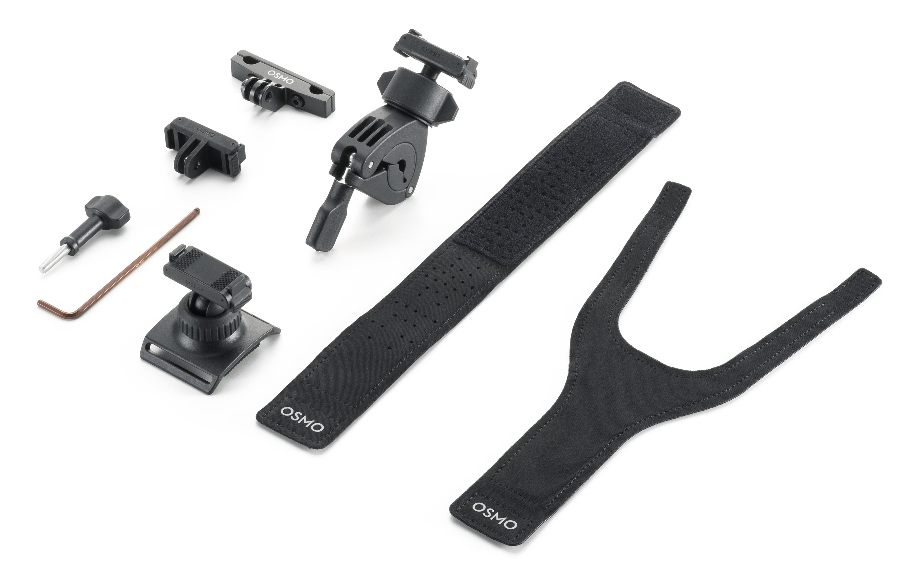 Różne czarne akcesoria do kamery, w tym mocowania, paski i narzędzia, ułożone na białej powierzchni.