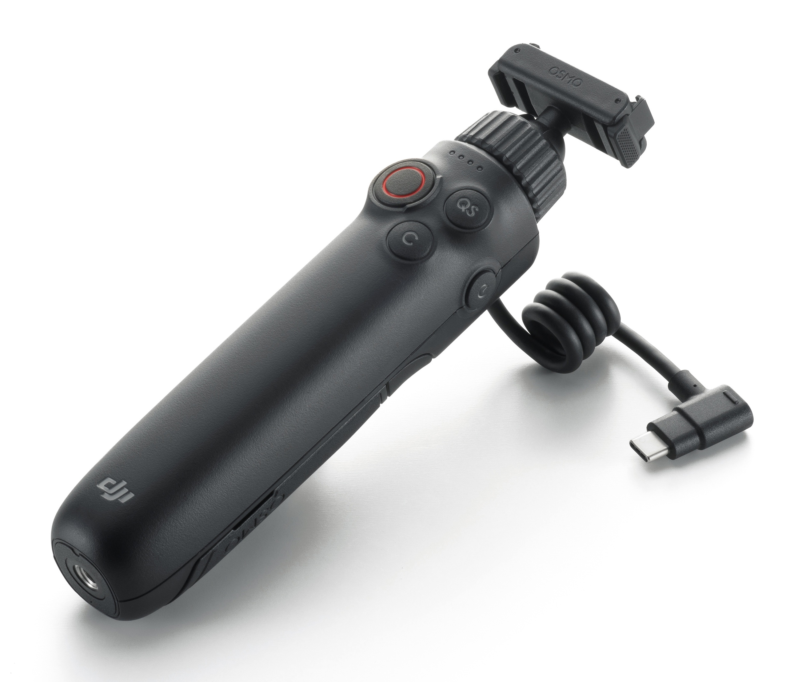 Czarny mobilny Osmo. Ma przyciski i kabel z wtyczką USB-C. Jest na białym tle.