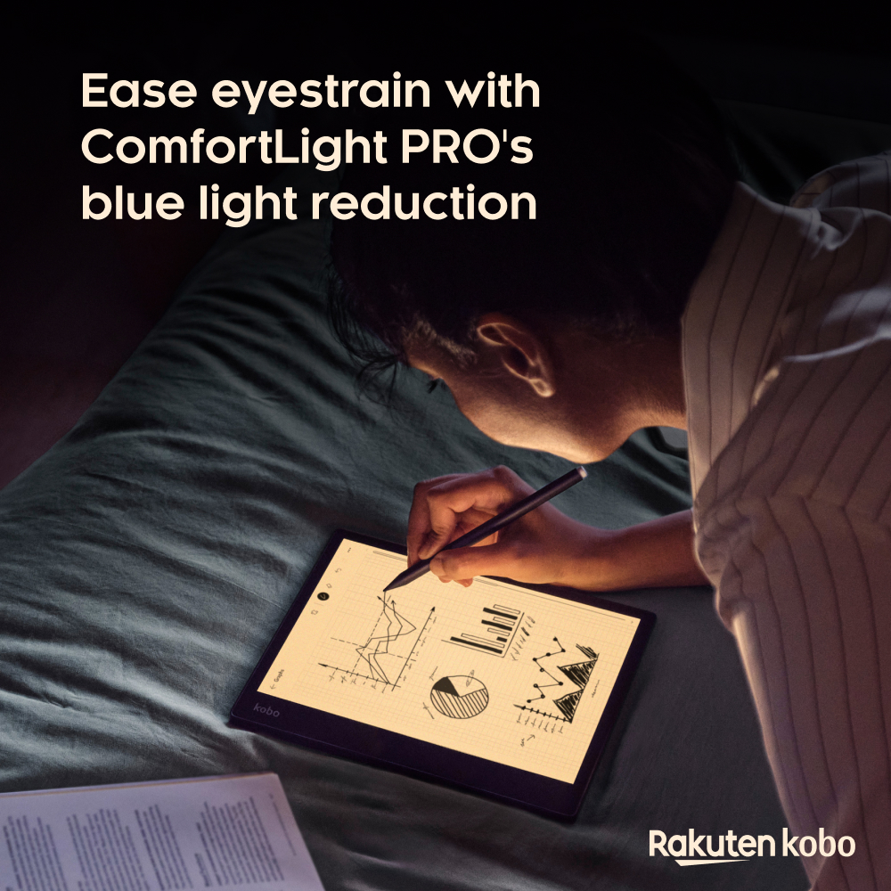 Egy személy egy tollat használ egy táblagépen, amely diagramokat jelenít meg, miközben egy ágyon fekszik. A szöveg: 'Könnyítse a szemét a ComfortLight PRO segítségével'.