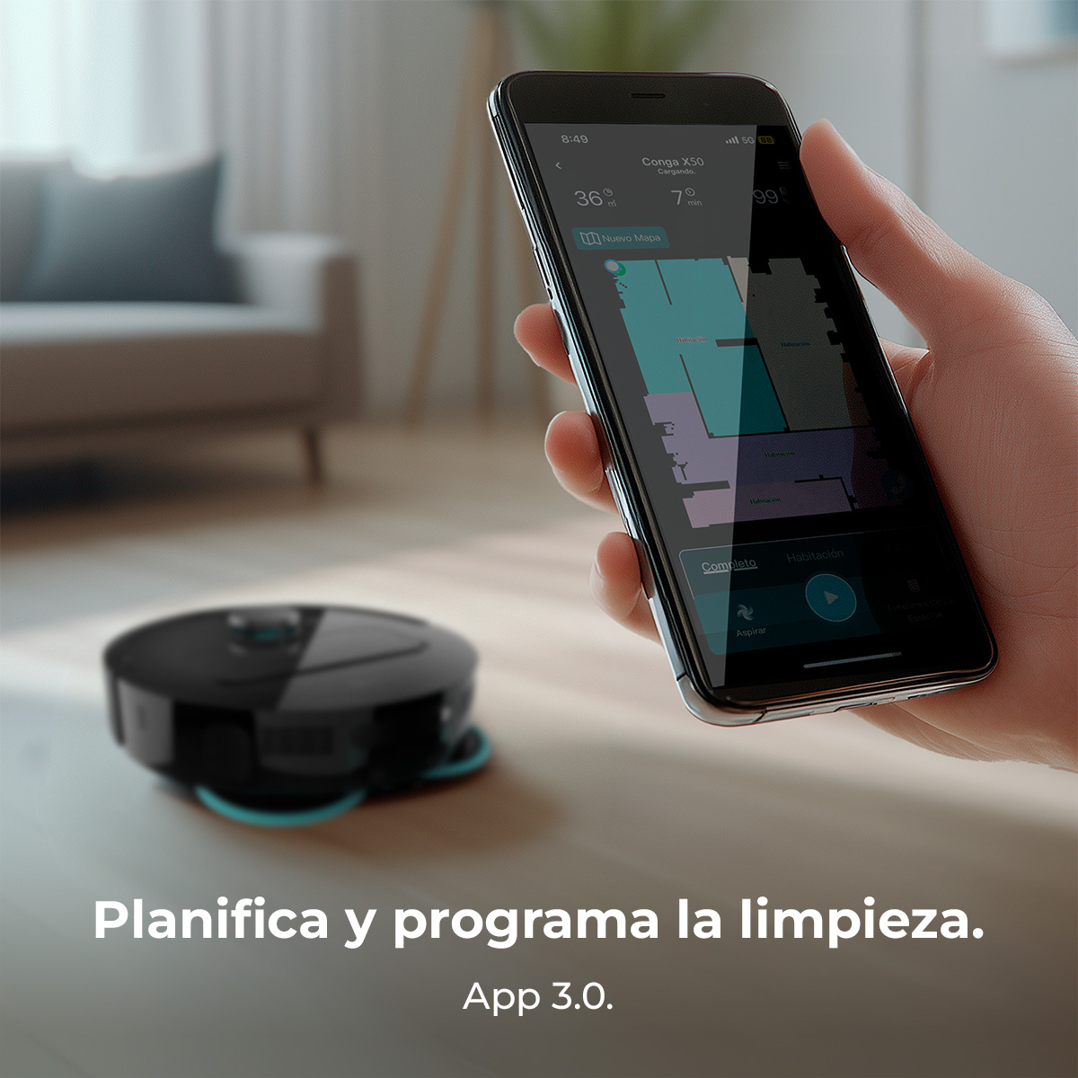 Una persona sostiene un teléfono inteligente mostrando un mapa de la habitación, con un robot aspirador en primer plano. Texto: Planifica y programa la limpieza.