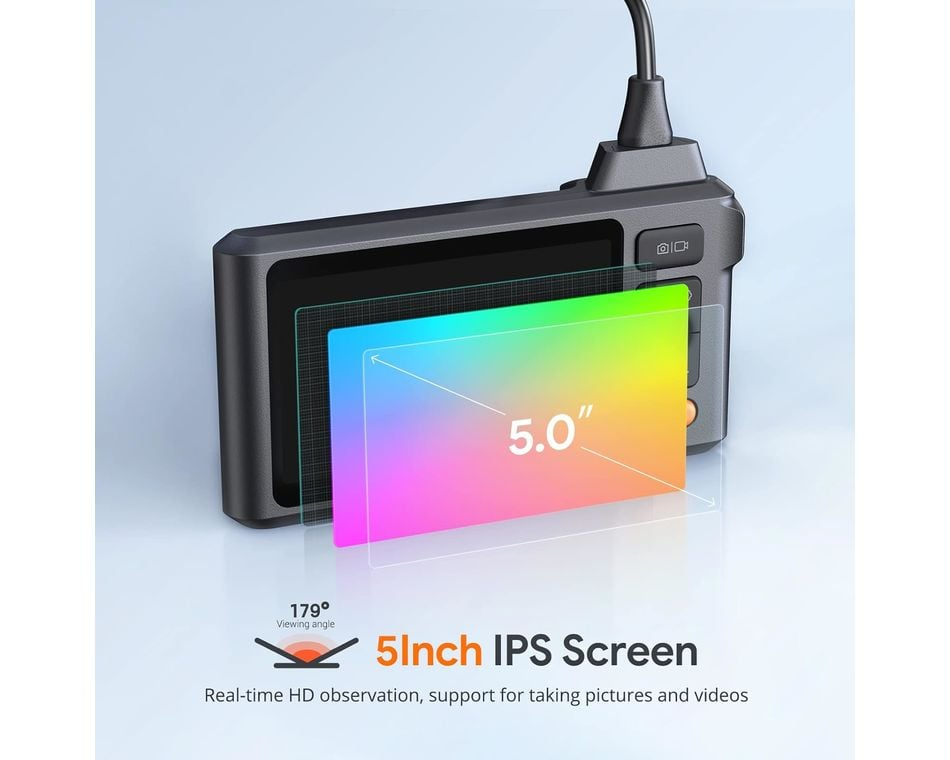 Egy fekete eszköz 5 hüvelykes képernyővel, amely egy színes átmenetet jelenít meg. Az alatta lévő szöveg: '5Inch IPS Screen'. Felül egy kábel csatlakozik.