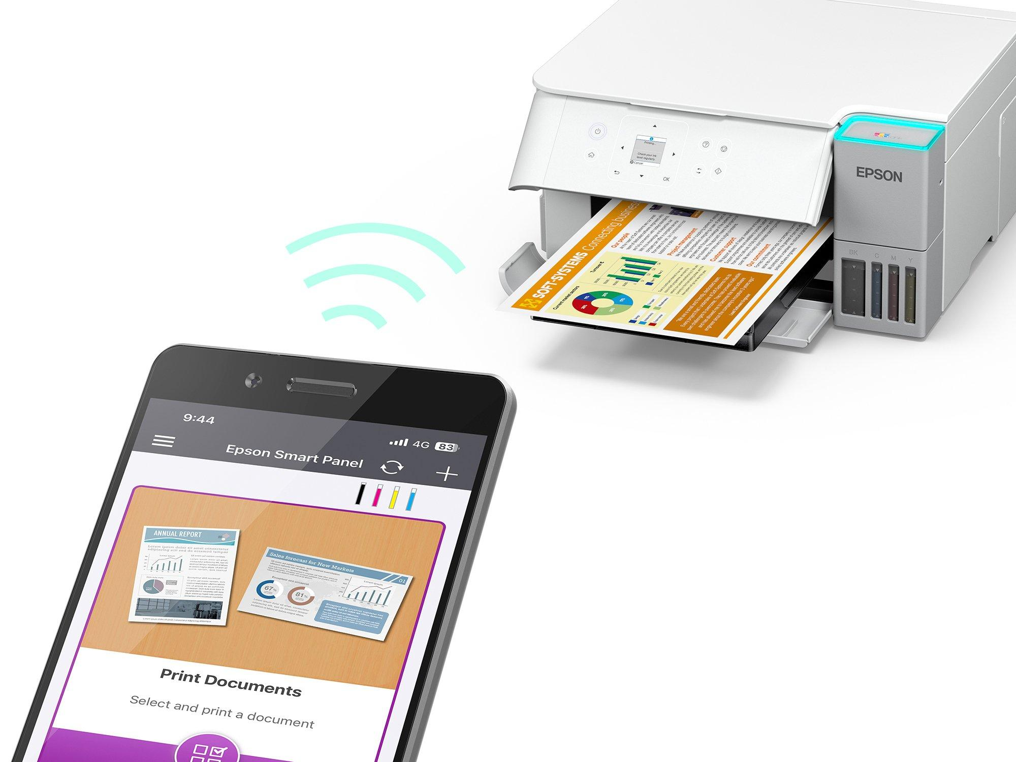 Drukarka drukuje dokument bezprzewodowo z telefonu. Telefon wyświetla opcje drukowania. Drukarka jest biało-szara z logo Epson.