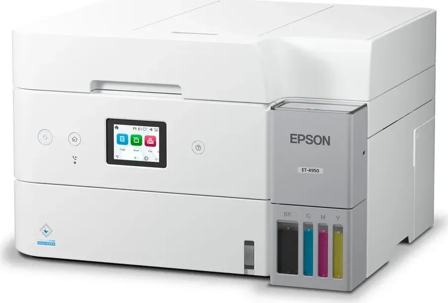 Weißer Epson ET-4950 Drucker. Verfügt über einen Farbbildschirm, Tintenbehälter und das Epson-Logo. Der Drucker steht auf einer weißen Oberfläche.