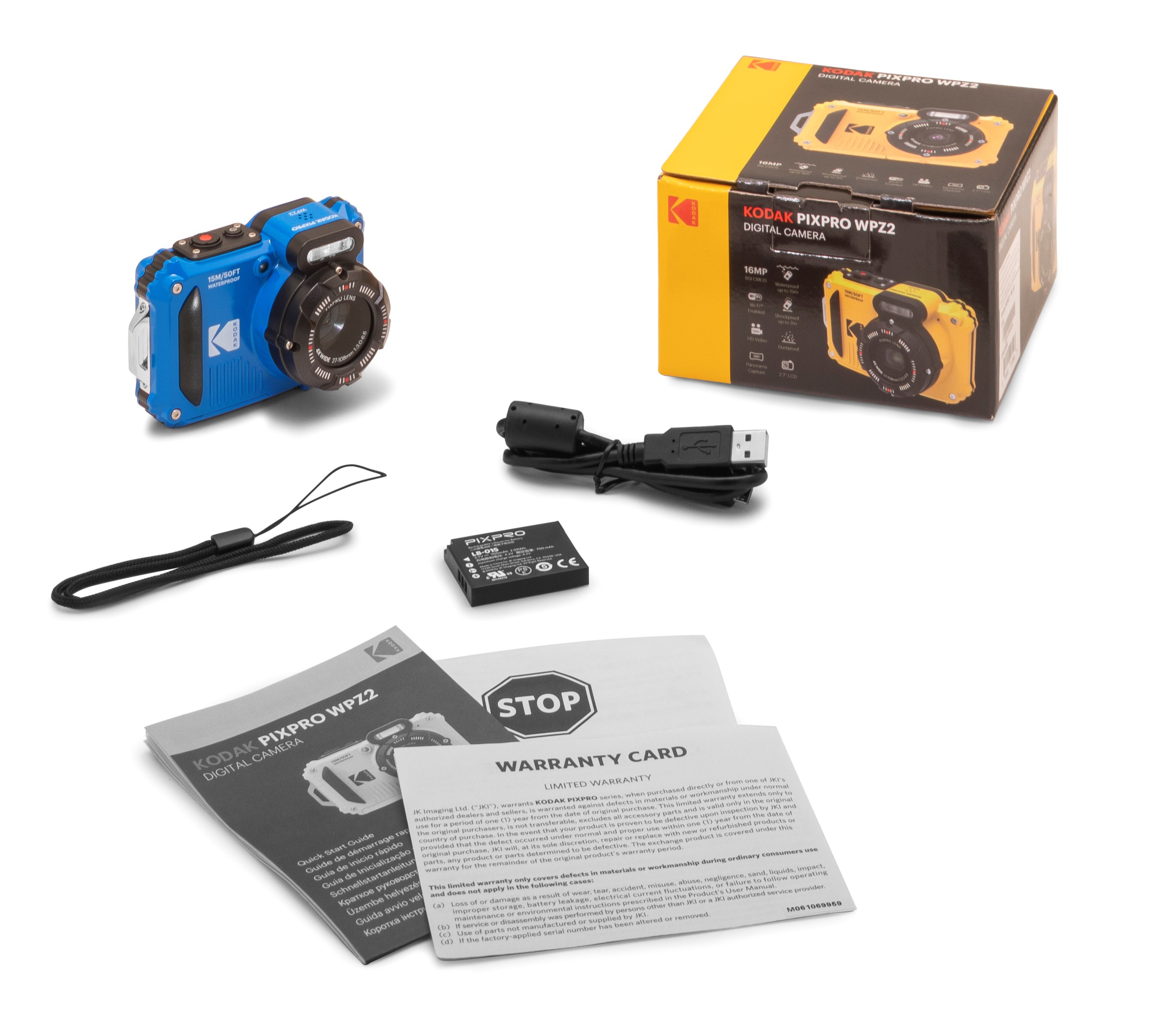 Mavi bir Kodak kamera, sarı bir kutu, pil, USB kablosu ve garanti kartı beyaz bir yüzeyde duruyor.