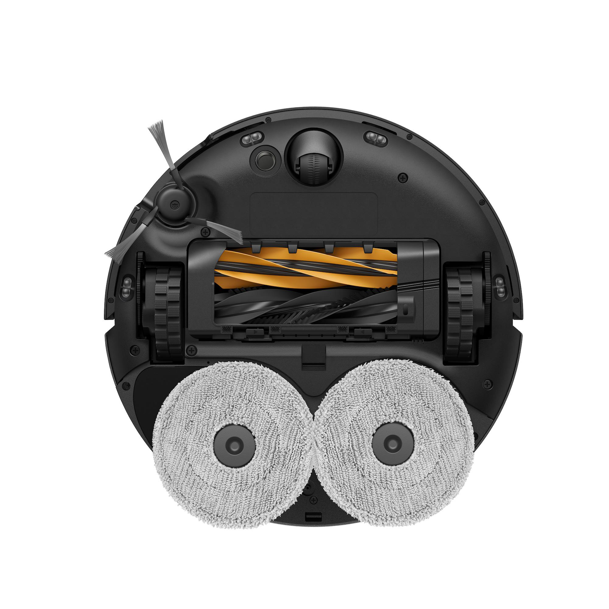 Unterseite eines Roboter-Staubsaugers. Schwarzer Körper, orangefarbene und schwarze Rollen, zwei graue Reinigungspads und eine Seitenbürste.