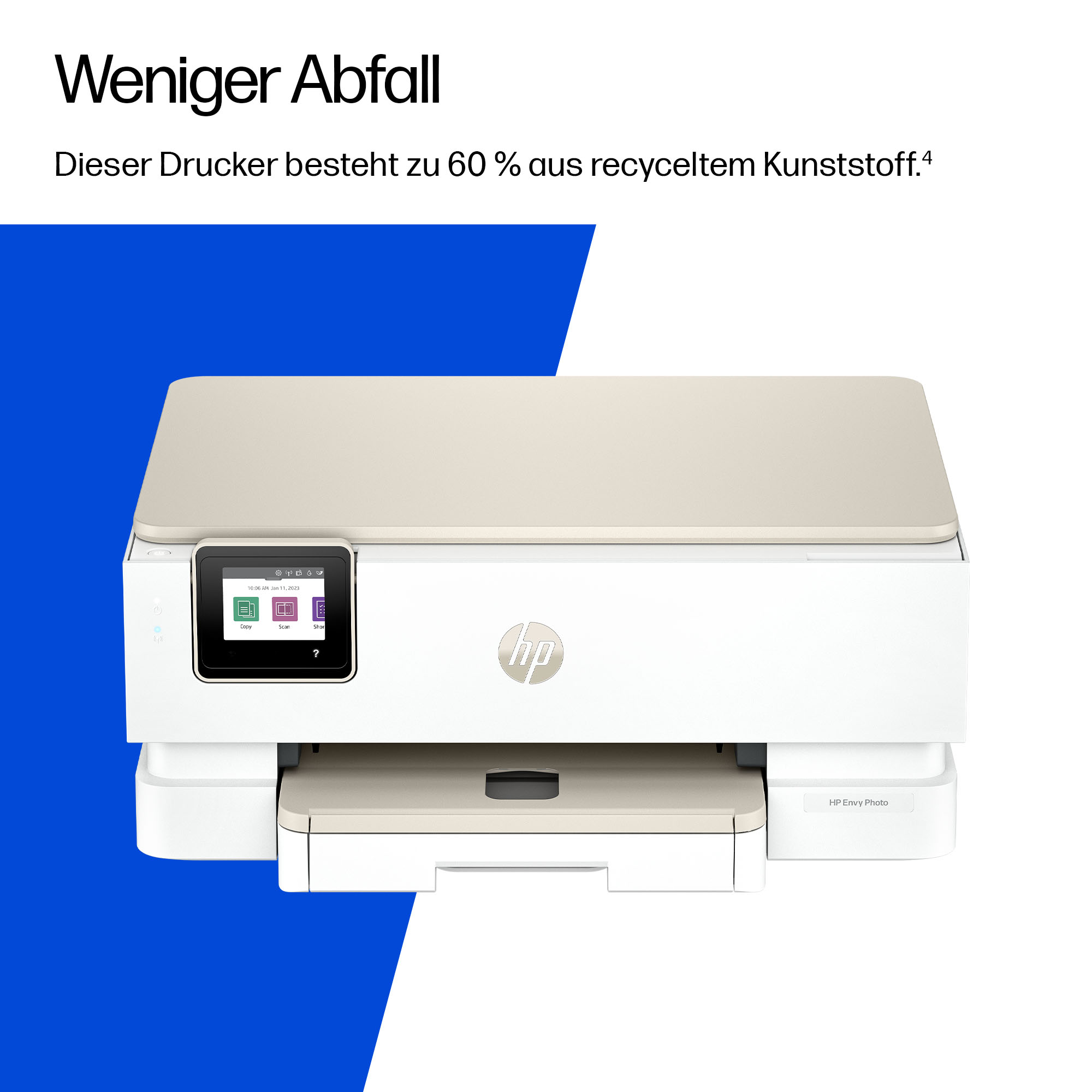 Ein weißer HP-Drucker mit einem Bildschirm, der Symbole zeigt. Der Text lautet 'Weniger Abfall'. Der Drucker befindet sich auf blauem Hintergrund.