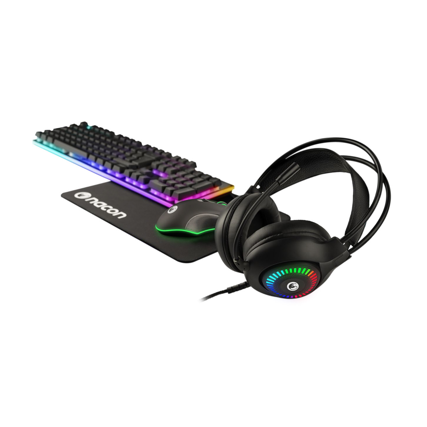 Configurazione gaming: tastiera, mouse, tappetino e cuffie. Tutto nero, con illuminazione RGB.