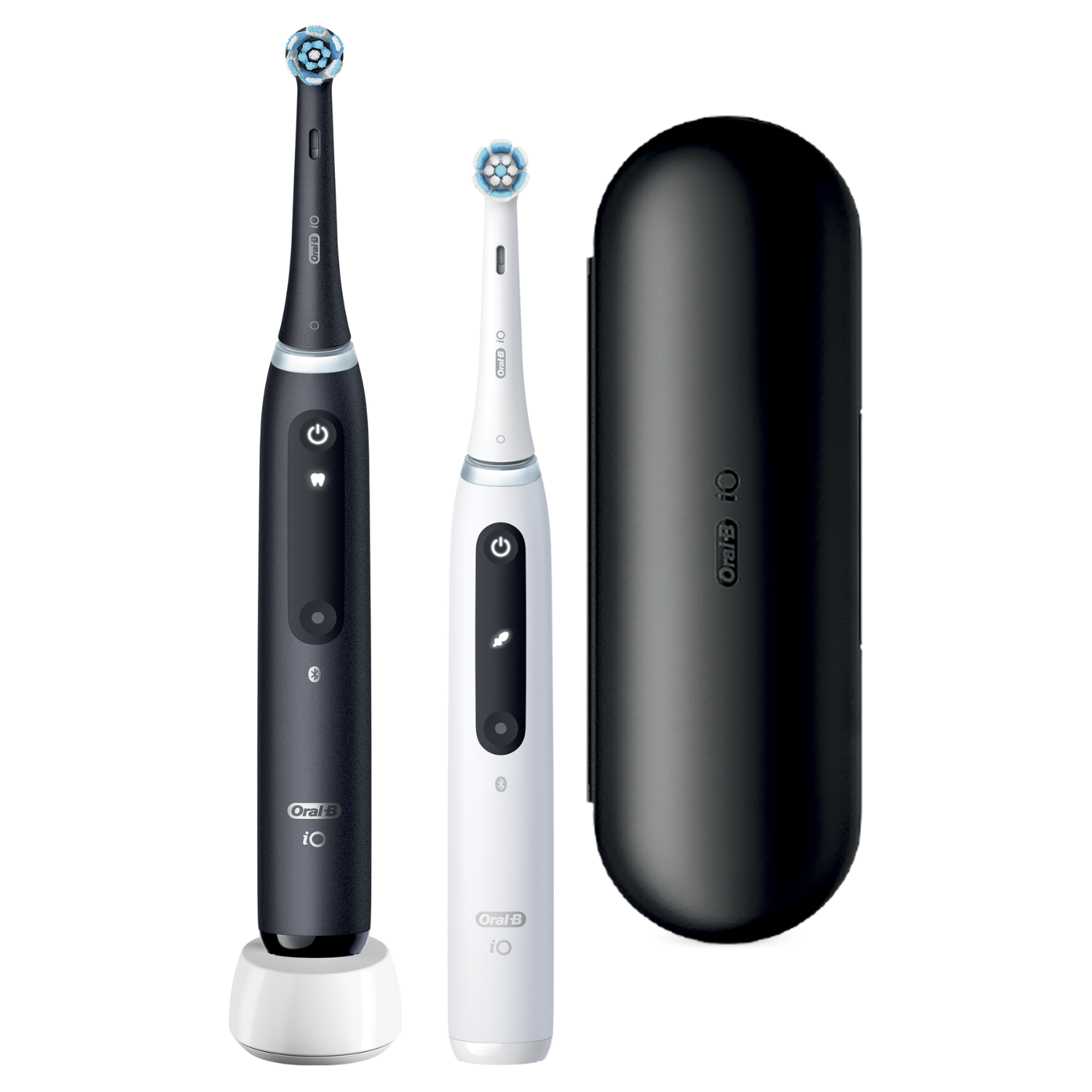 La imagen muestra dos cepillos de dientes eléctricos y un estuche de viaje. Un cepillo es negro, el otro blanco. El estuche es negro.