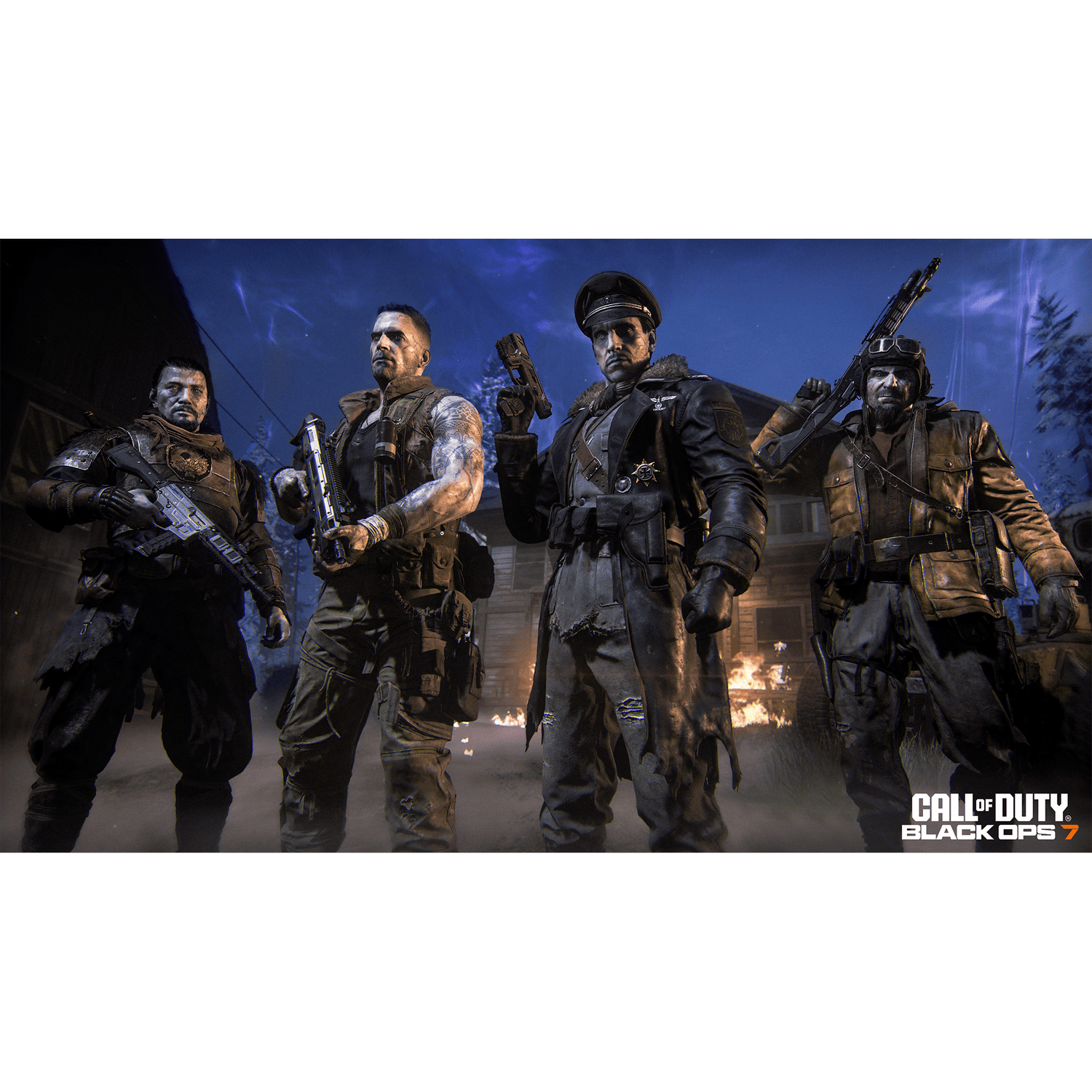 Cuatro soldados de Call of Duty: Black Ops 7 están juntos. Sostienen armas y están frente a un edificio en llamas por la noche.