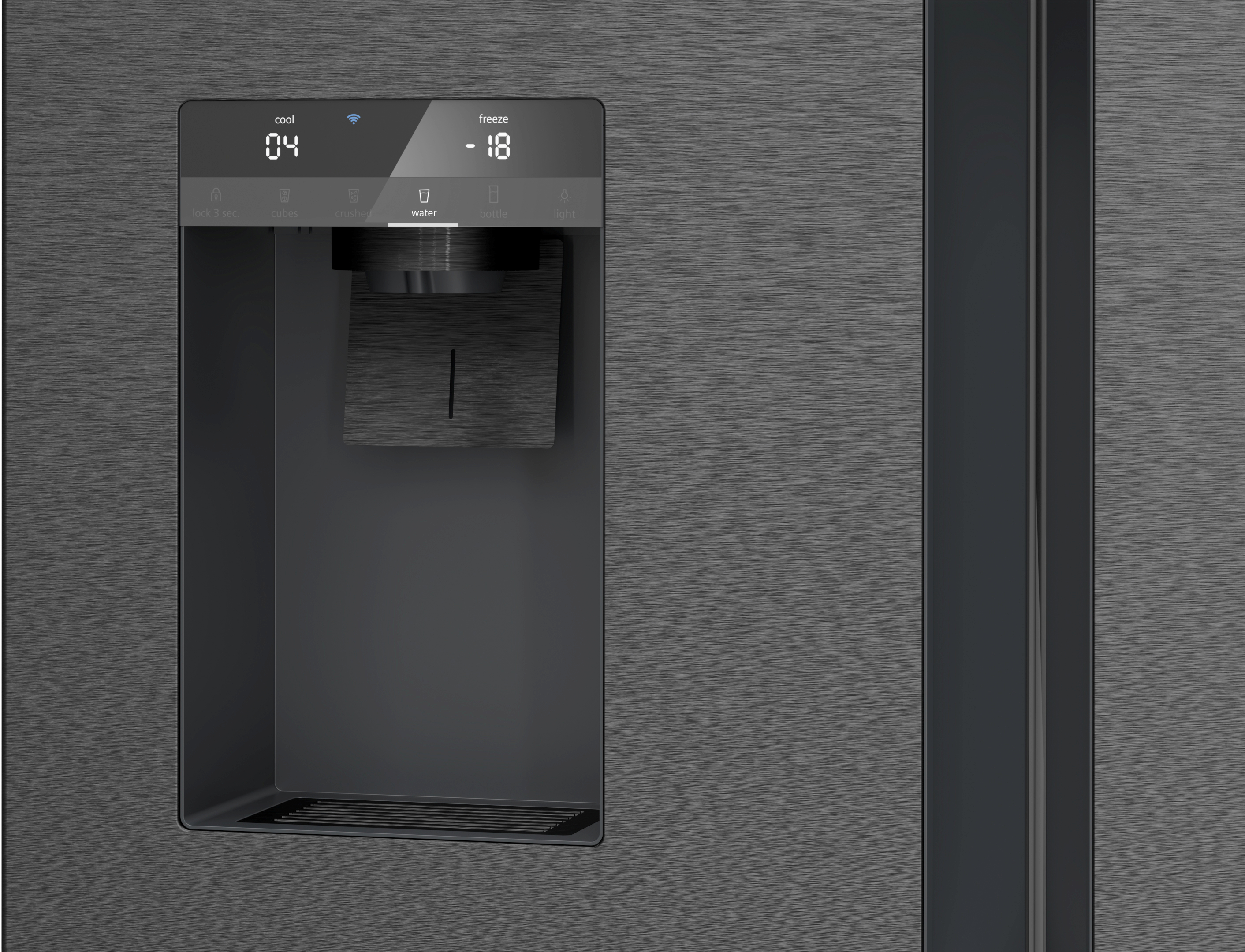 Dunkelgrauer Kühlschrank mit Dispenser. Er zeigt Temperatur und Funktionen wie Wasser und Eis.