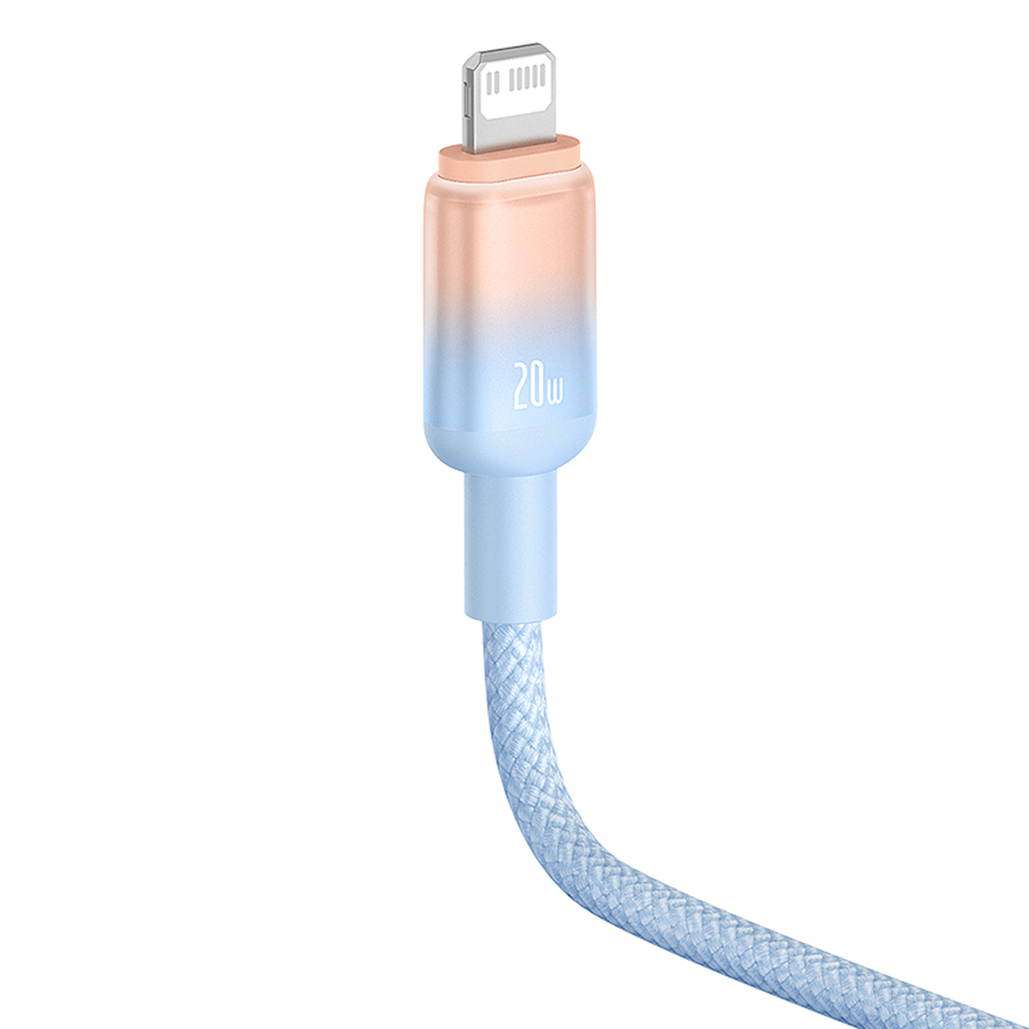 Primer plano de un cable de carga. El cable es blanco con un degradado de naranja a azul. El conector tiene una punta plateada metálica.