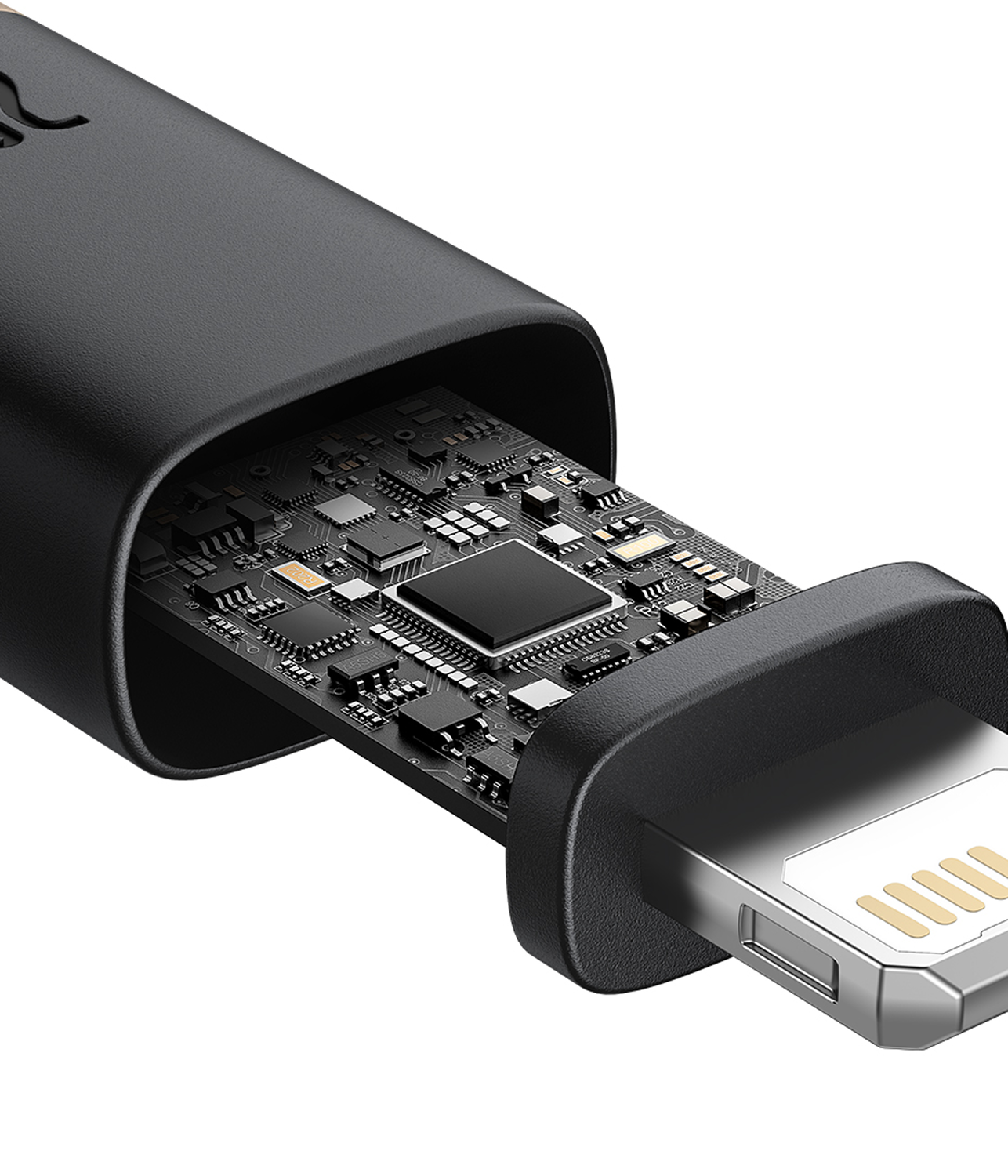 Primer plano de un cable de carga negro con la placa de circuito interna expuesta. El conector Lightning es plateado y dorado.